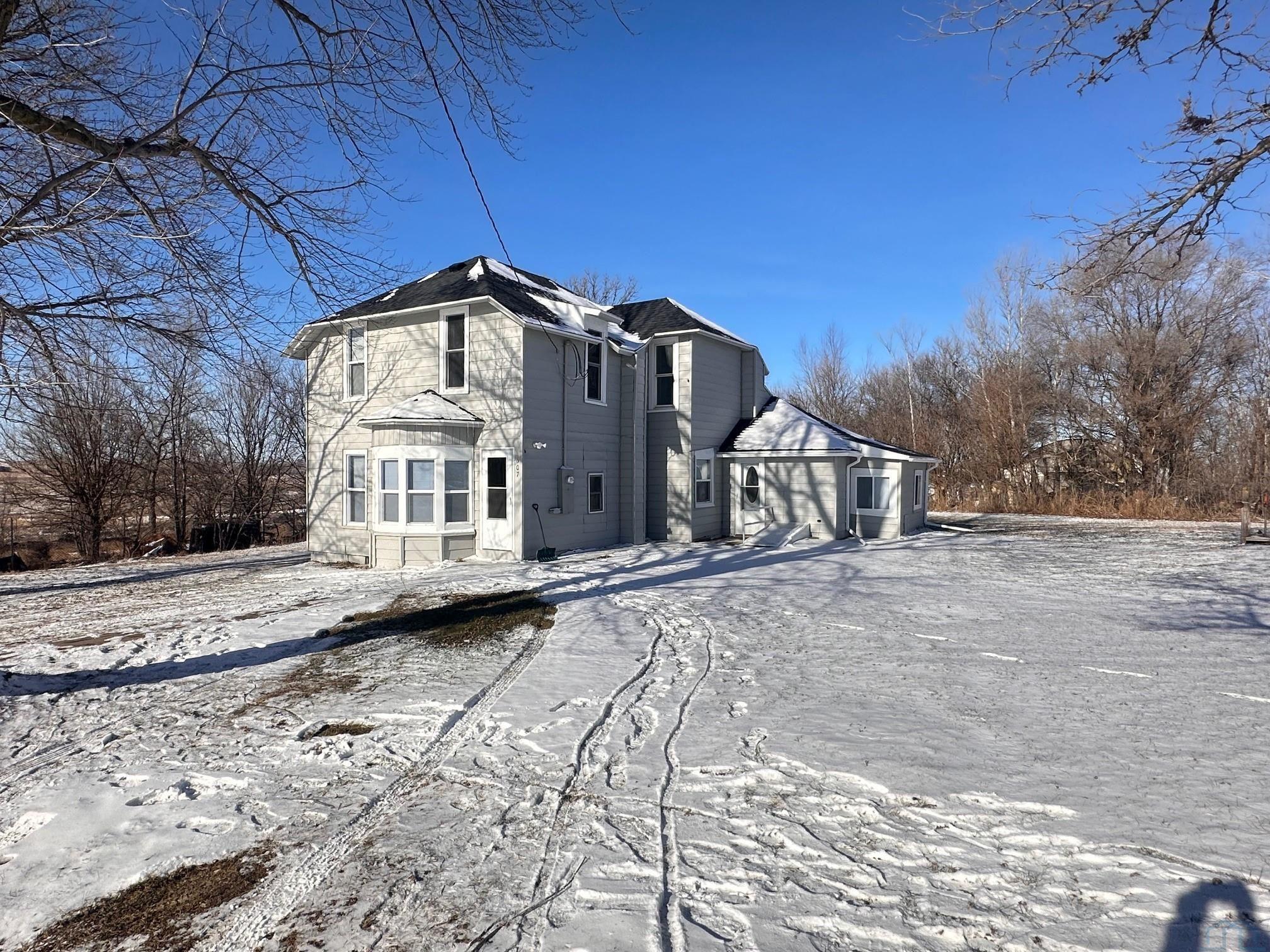 607 6th St, Dixon, NE 68732 