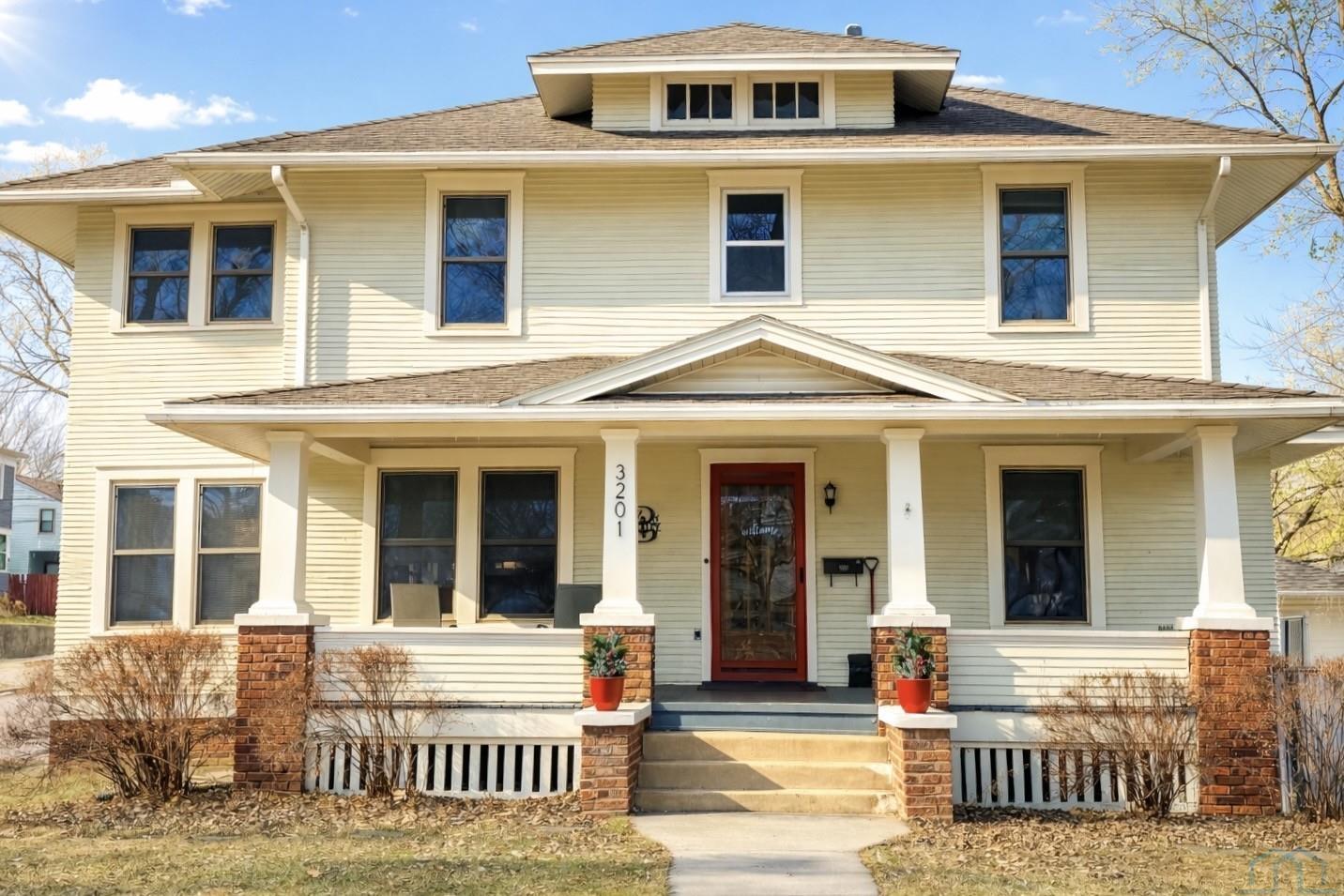 3201 JONES ST, Sioux City, IA 51104 