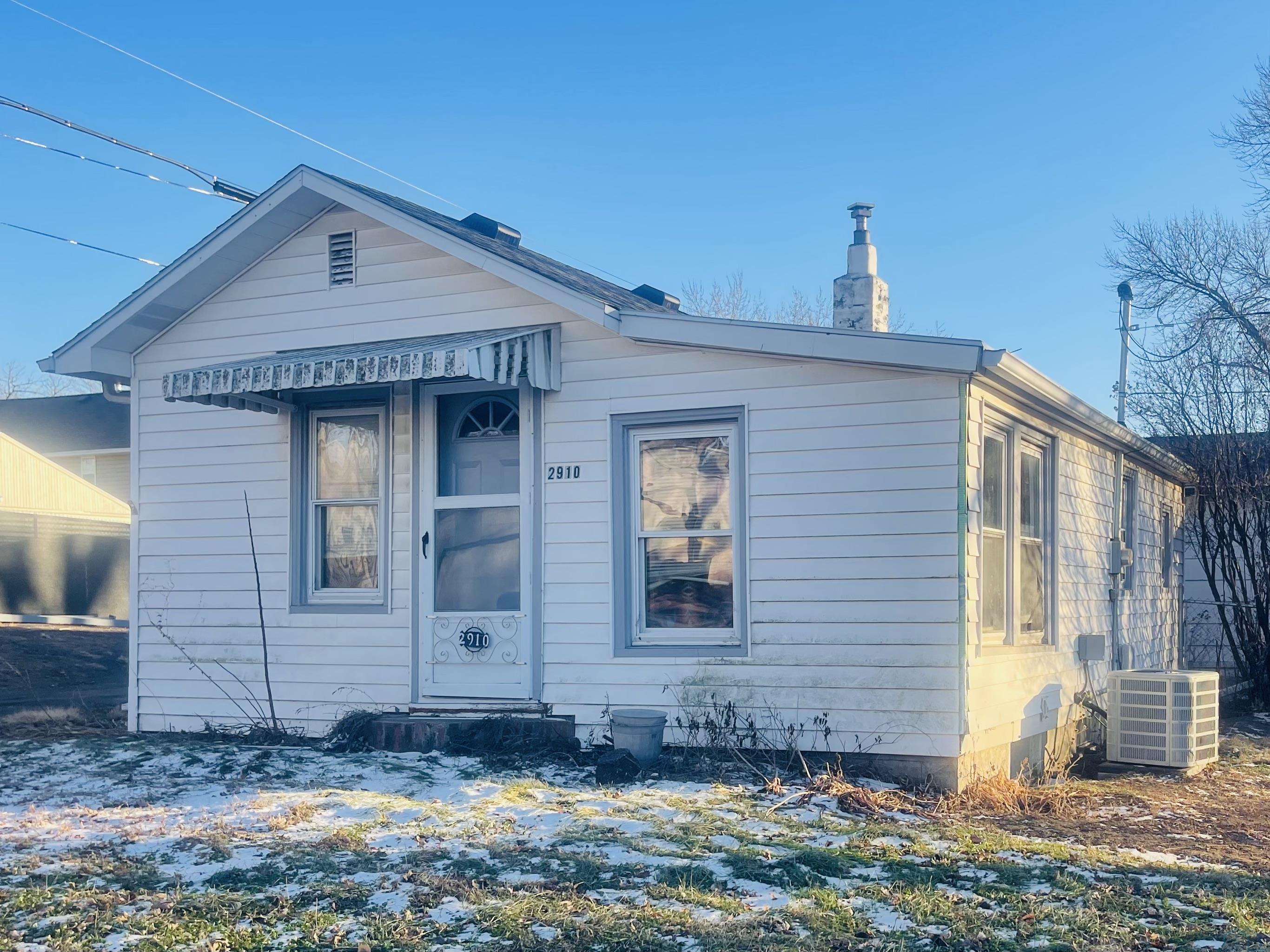 2910 5th Ave., Sioux City, IA 51106 