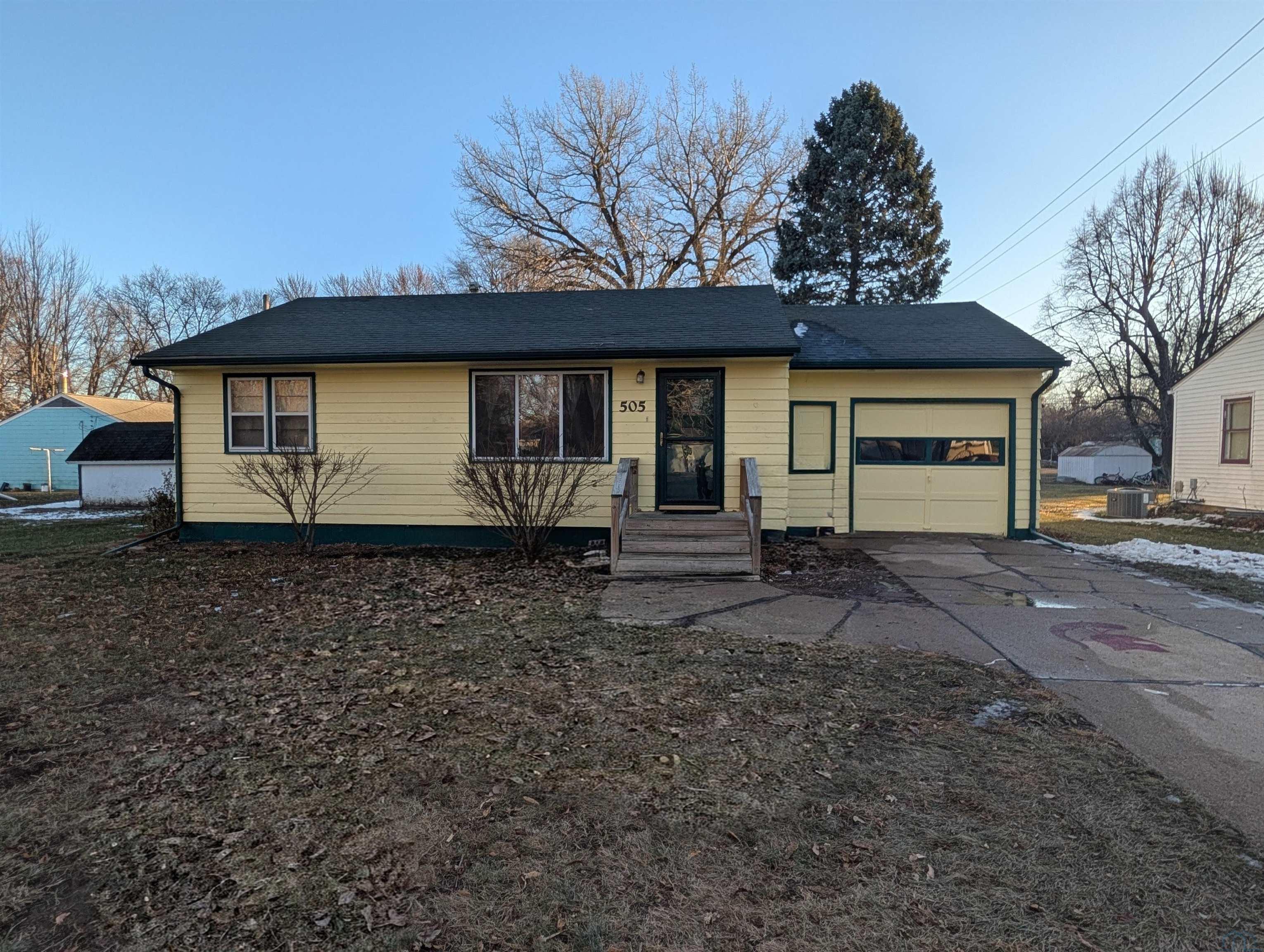 505 Fourth Street W, Wakefield, NE 68784 
