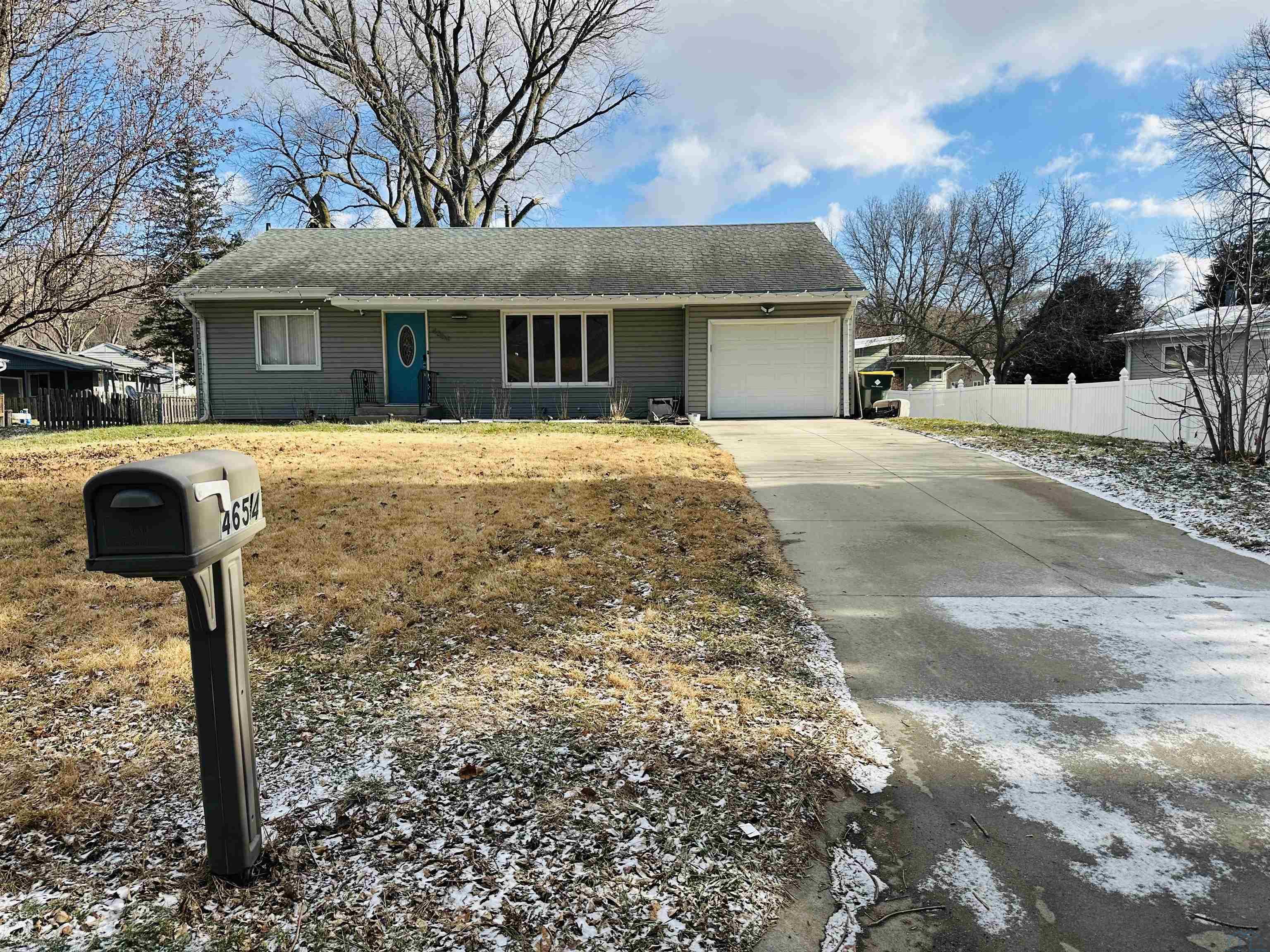 4654 Meadow Lane, Sioux City, IA 51104 
