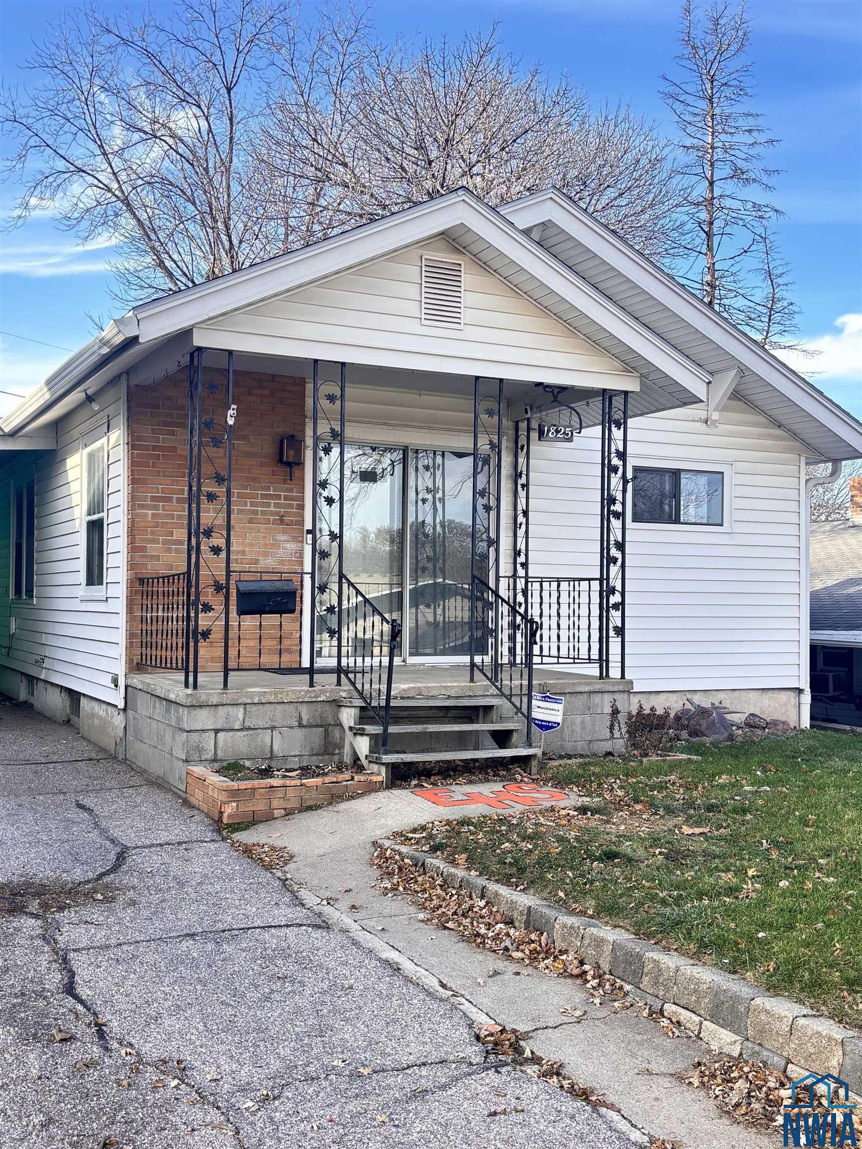 1825 S Cypress St., Sioux City, IA 51106 