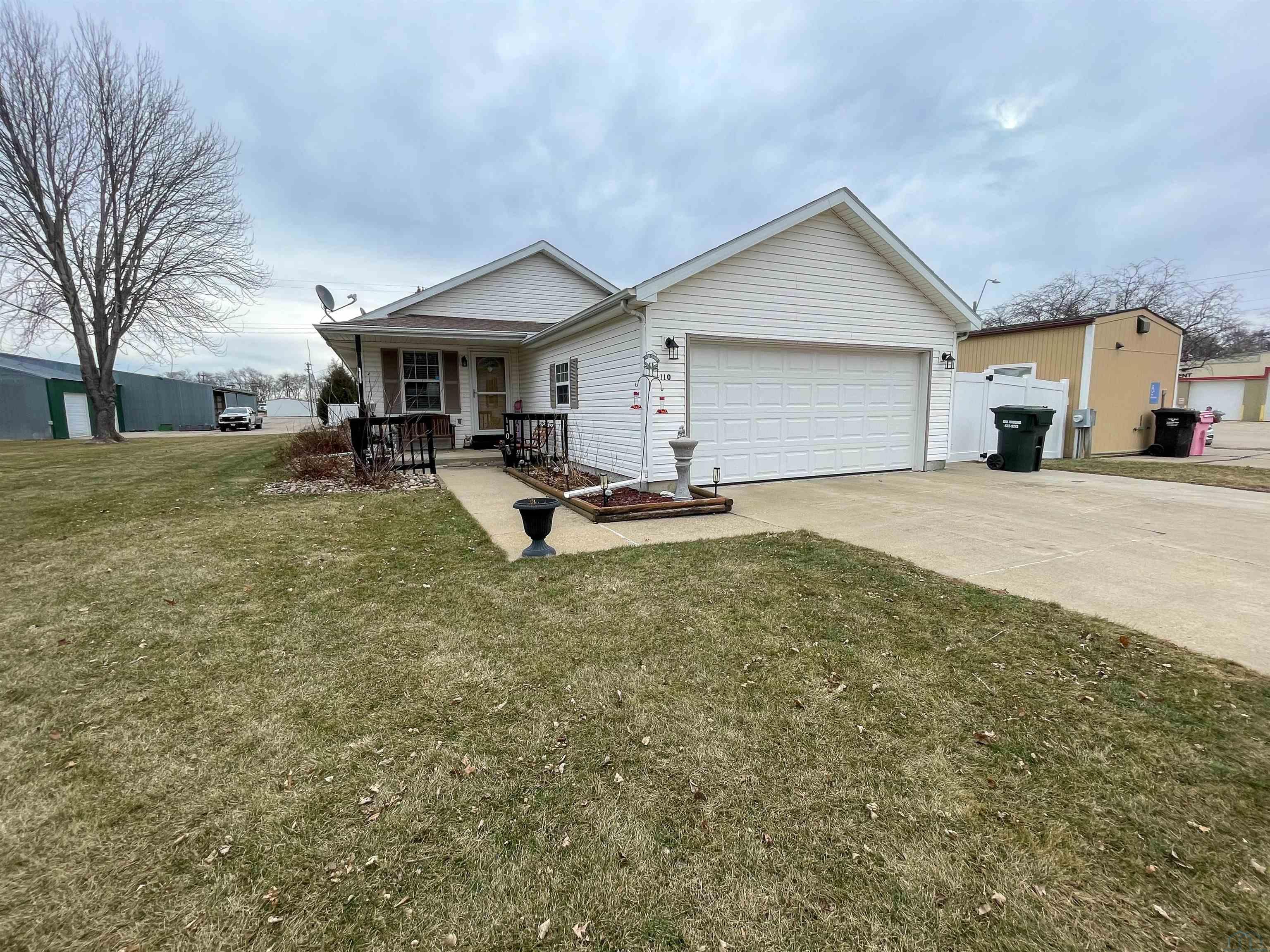 110 2nd N, Homer, NE 68030 