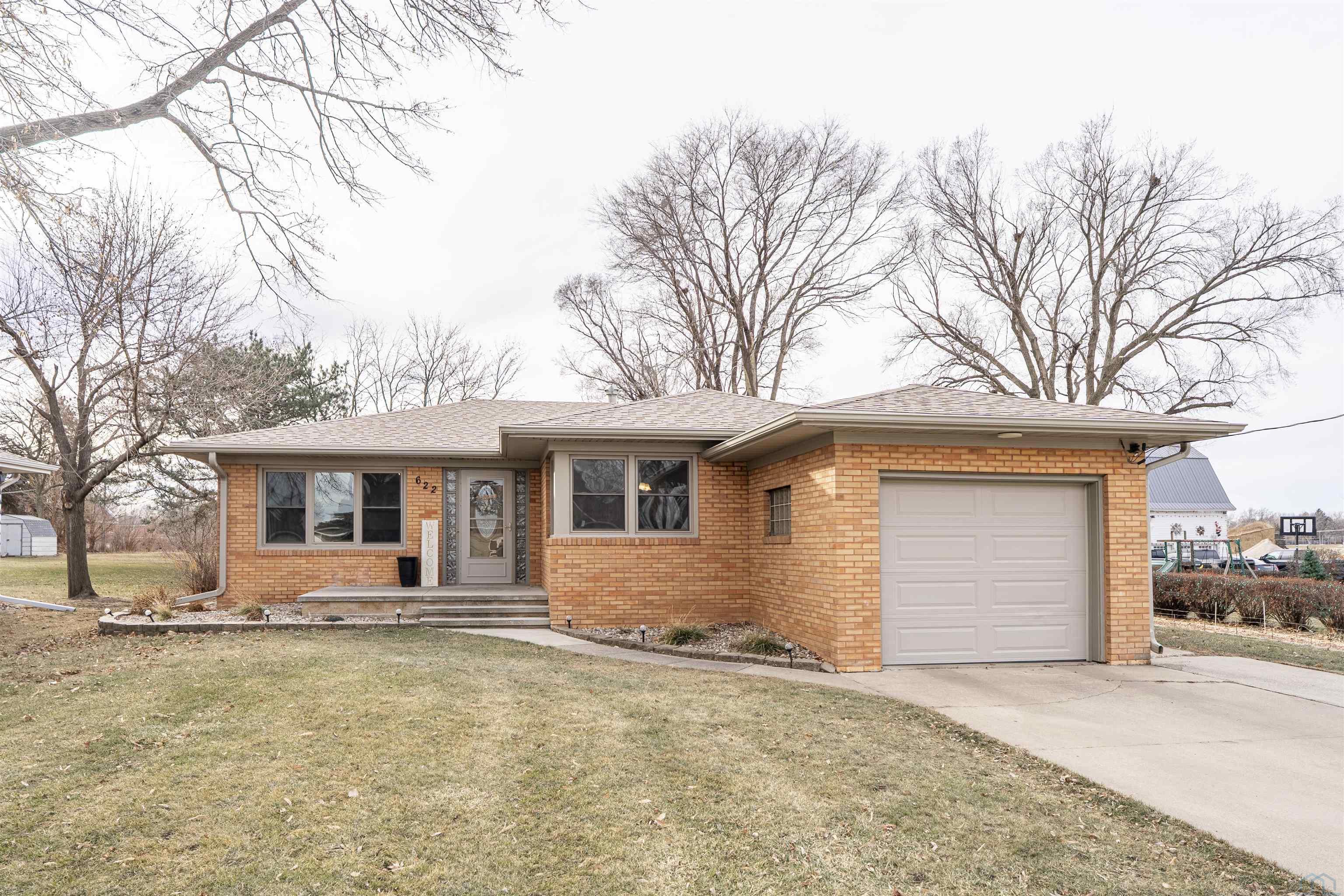 622 Plymouth St SW, LeMars, IA 51031 