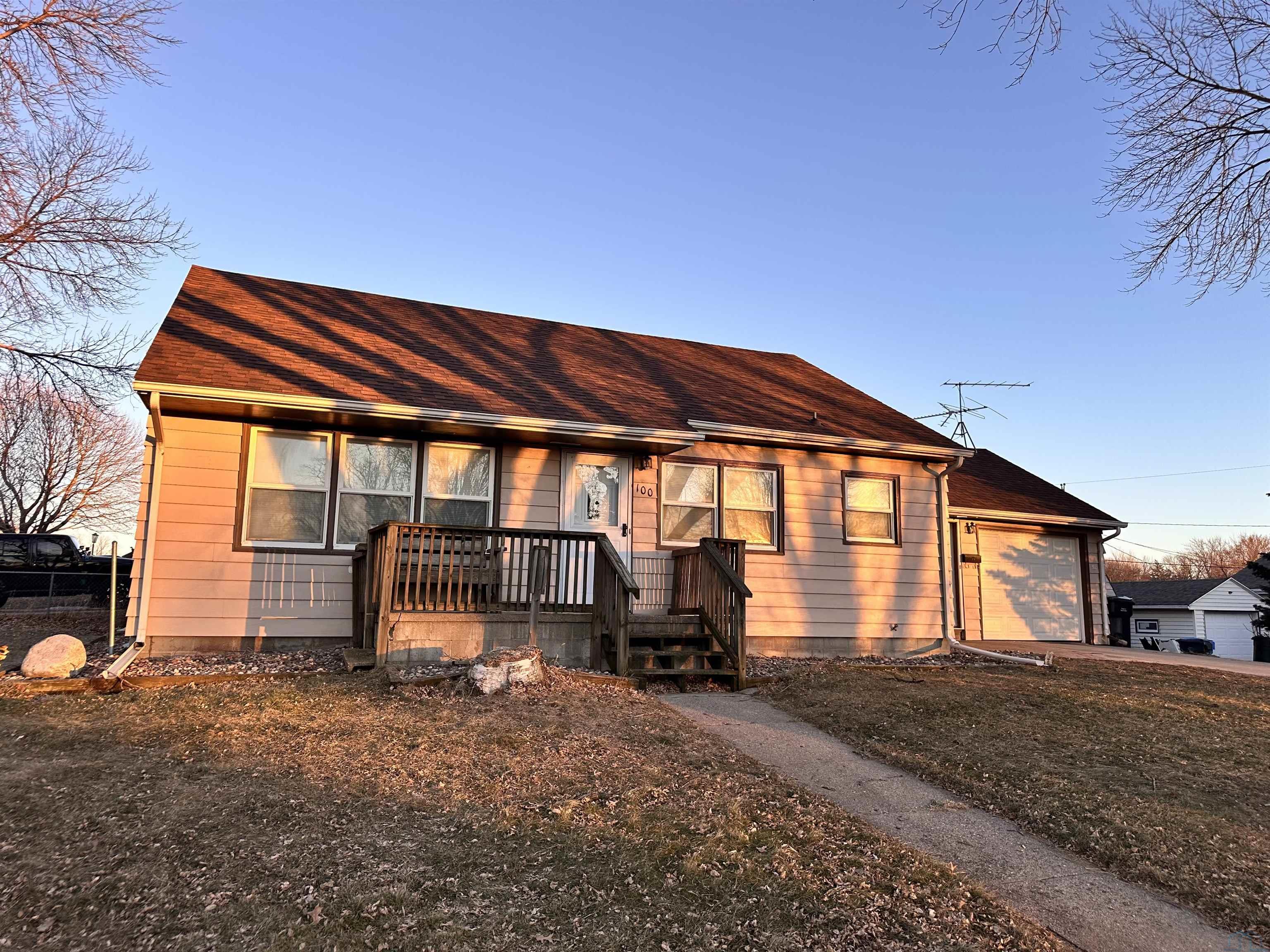 100 9th Avenue SE, LeMars, IA 51031 