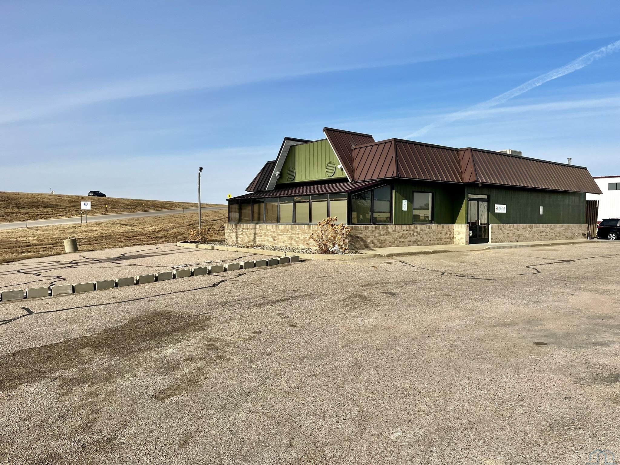1011 Main Street W, Elk Point, SD 57025 