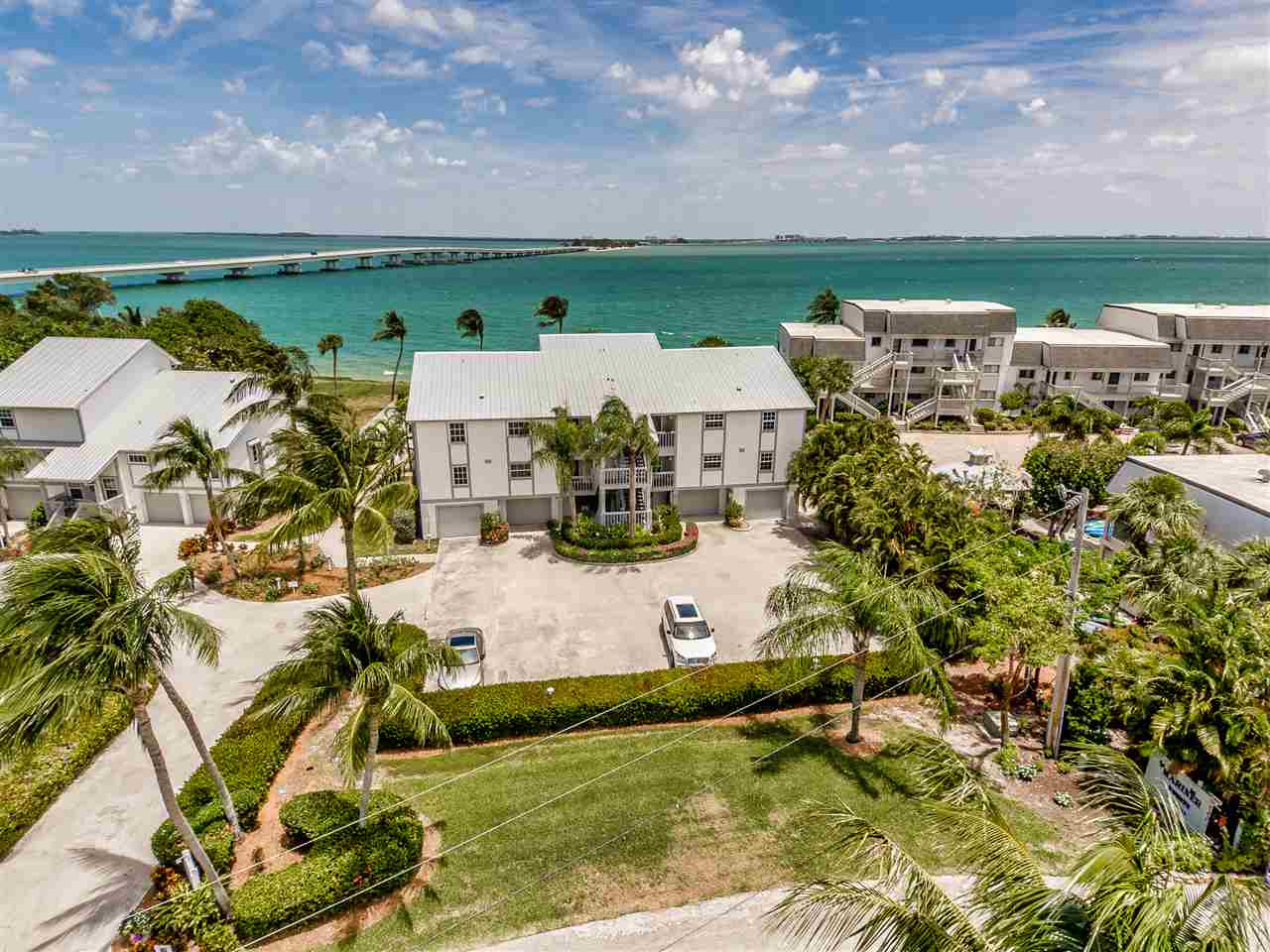 Homes for Sale in Sanibel Island, FL from 800k to 1M