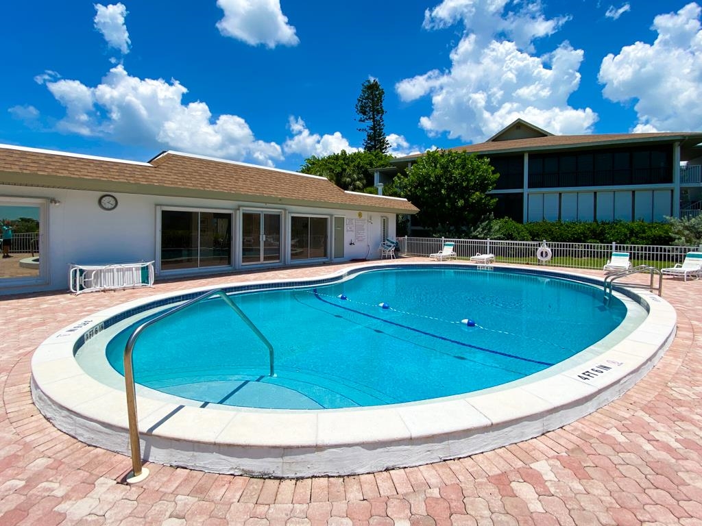1341 Middle Gulf Dr, Sanibel, Florida 33957, 2 Bedrooms Bedrooms, ,2 BathroomsBathrooms,Condo,For Sale,Middle Gulf Dr,2210864
