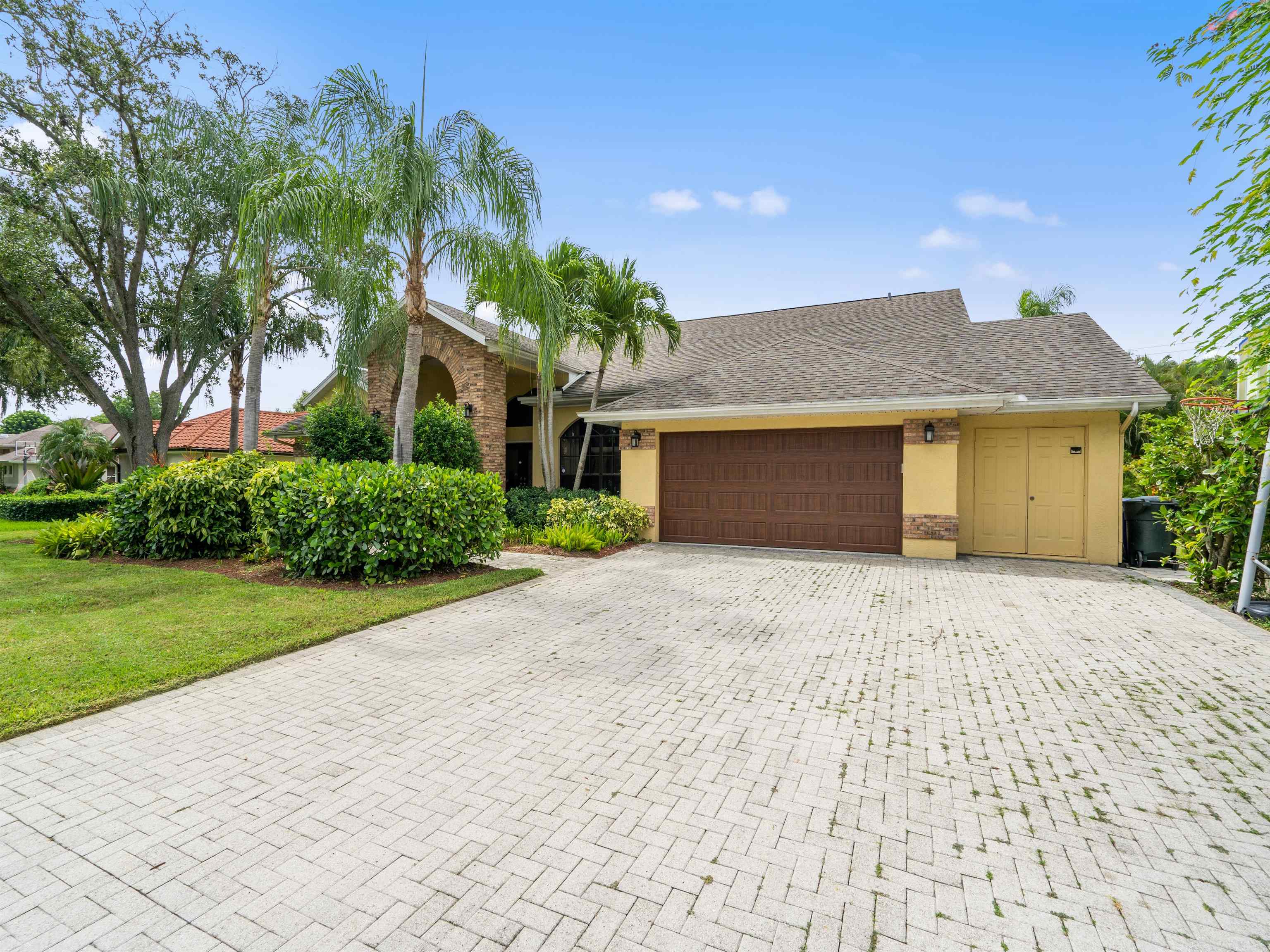 65 Timberland Cir S, Fort Myers, Florida 33919, 5 Bedrooms Bedrooms, ,3 BathroomsBathrooms,Residential,For Sale,Timberland Cir S,2220431