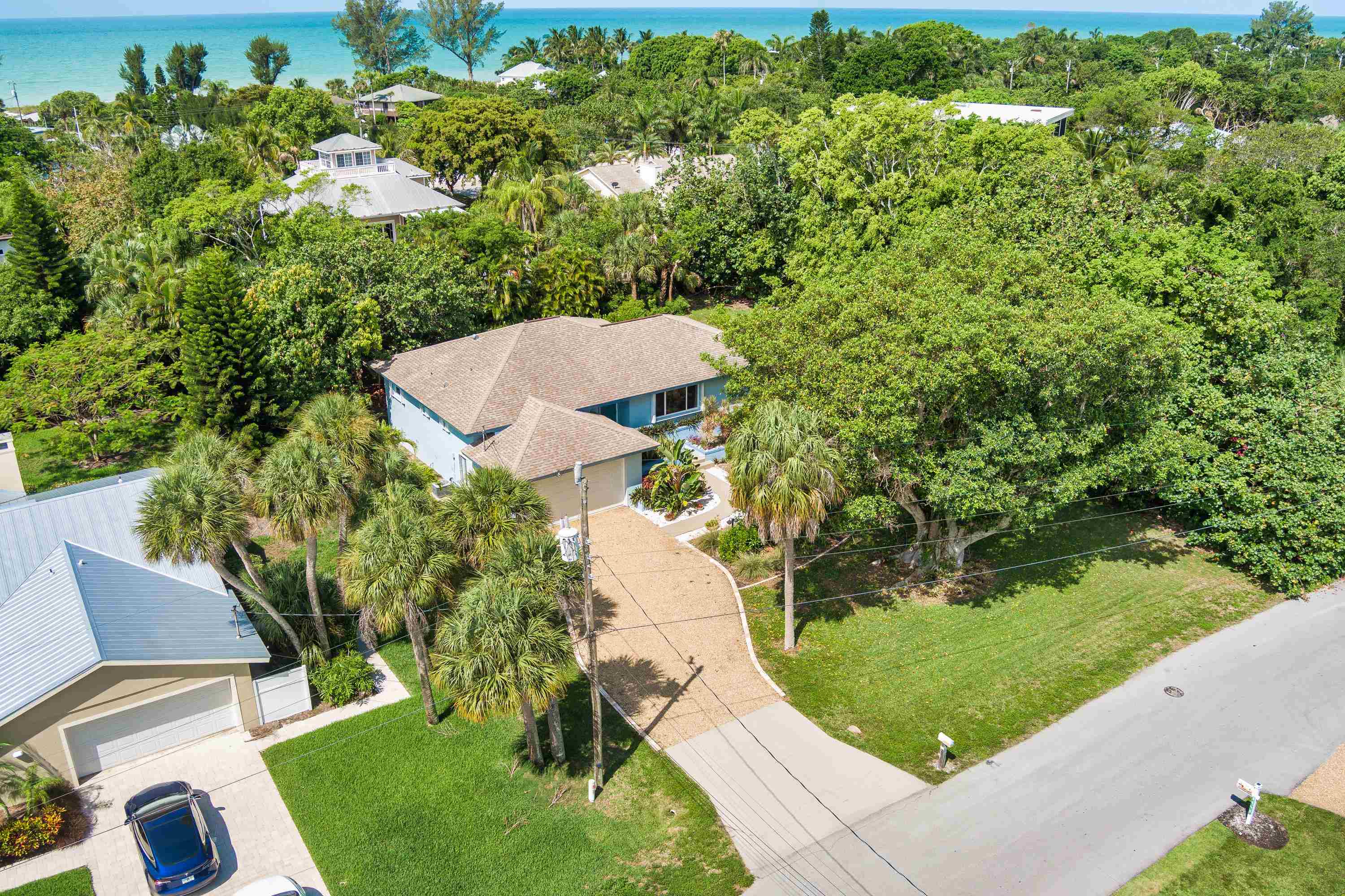 3947 Coquina Dr, Sanibel, Florida 33957, 2 Bedrooms Bedrooms, ,2 BathroomsBathrooms,Residential,For Sale,Coquina Dr,2220466