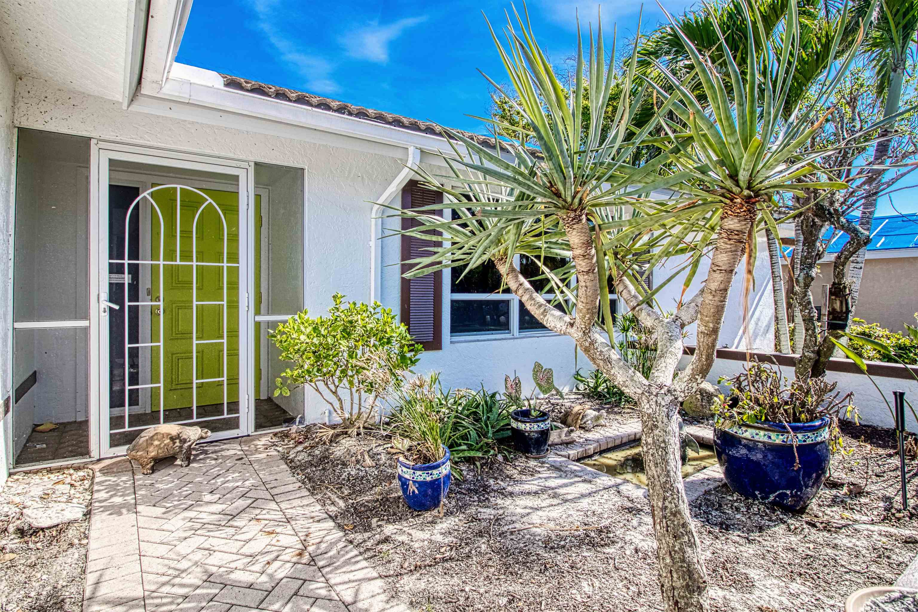 1002 Kings Crown Dr, Sanibel, Florida 33957, 3 Bedrooms Bedrooms, ,2 BathroomsBathrooms,Residential,For Sale,Kings Crown Dr,2220747