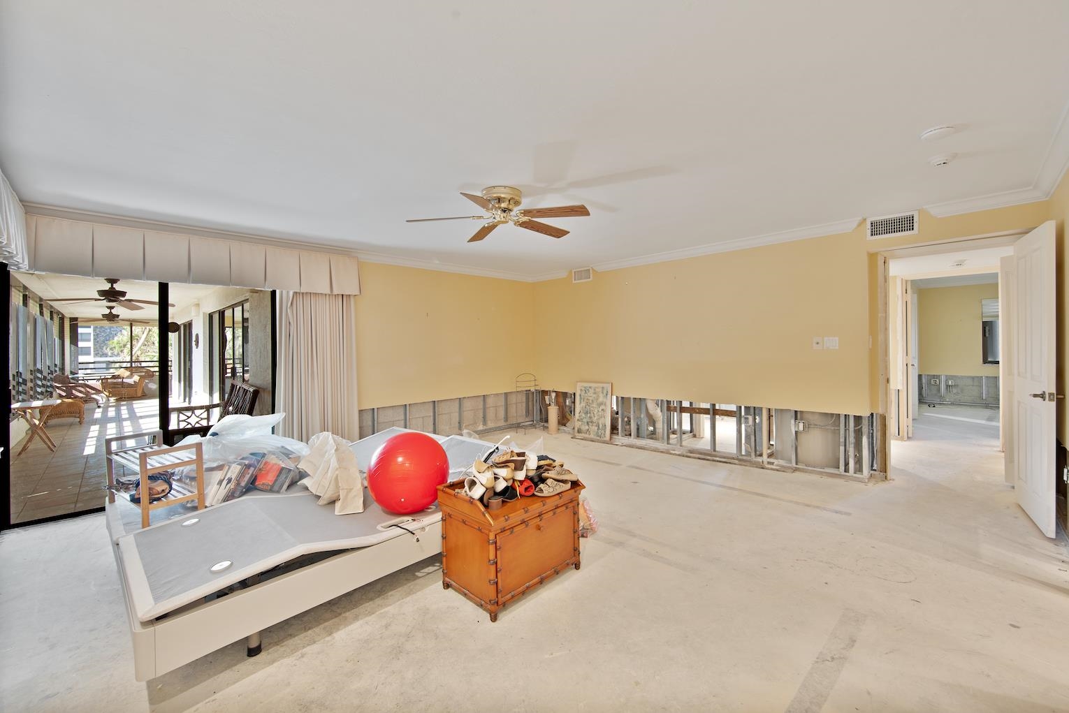 1605 Middle Gulf Drive, Sanibel, Florida 33957, 3 Bedrooms Bedrooms, ,3 BathroomsBathrooms,Condo,For Sale,Middle Gulf Drive,2230112