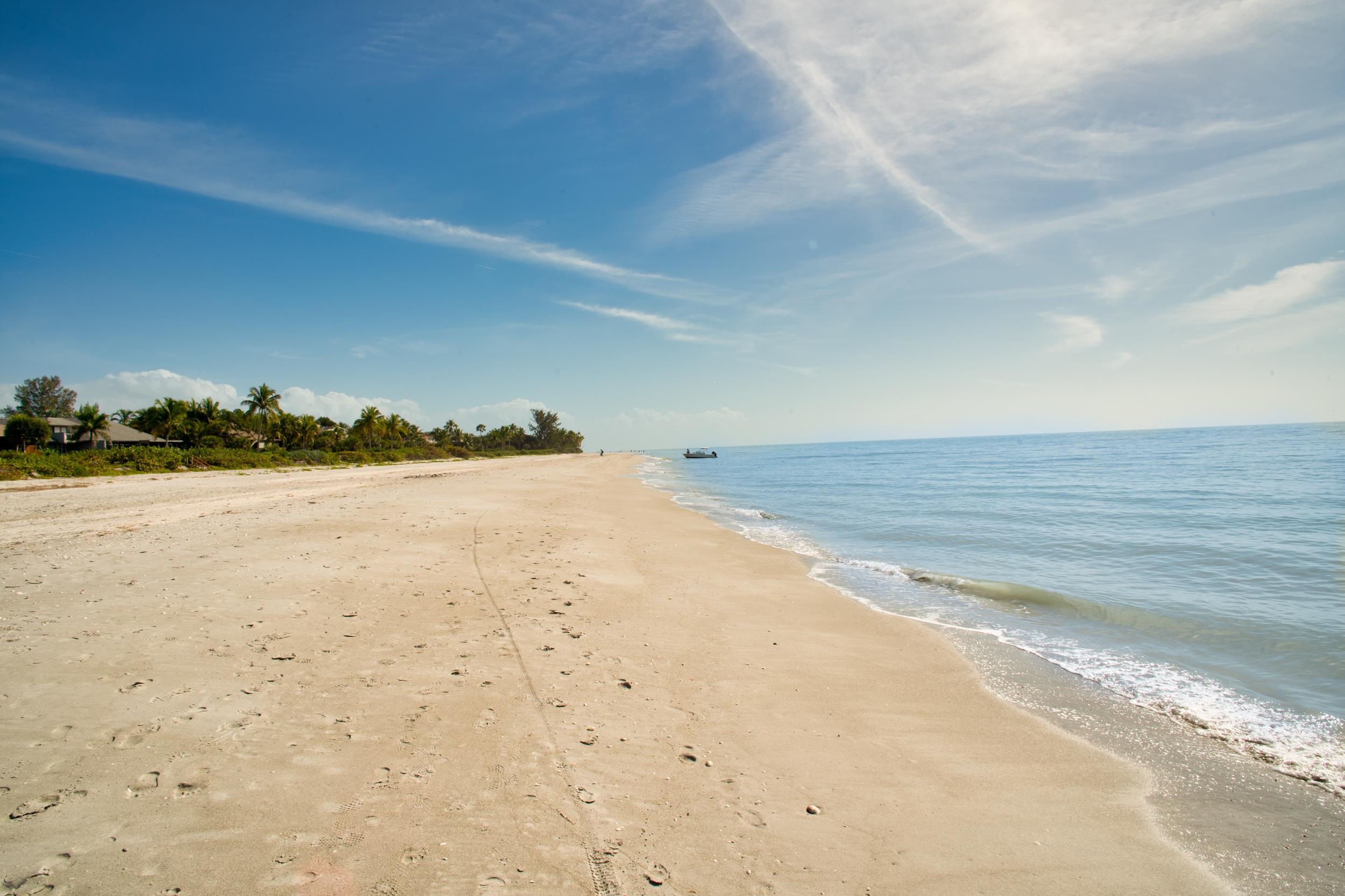 4372 Gulf Pines Drive, Sanibel, Florida 33957, 2 Bedrooms Bedrooms, ,2 BathroomsBathrooms,Residential,For Sale,Gulf Pines Drive,2230381