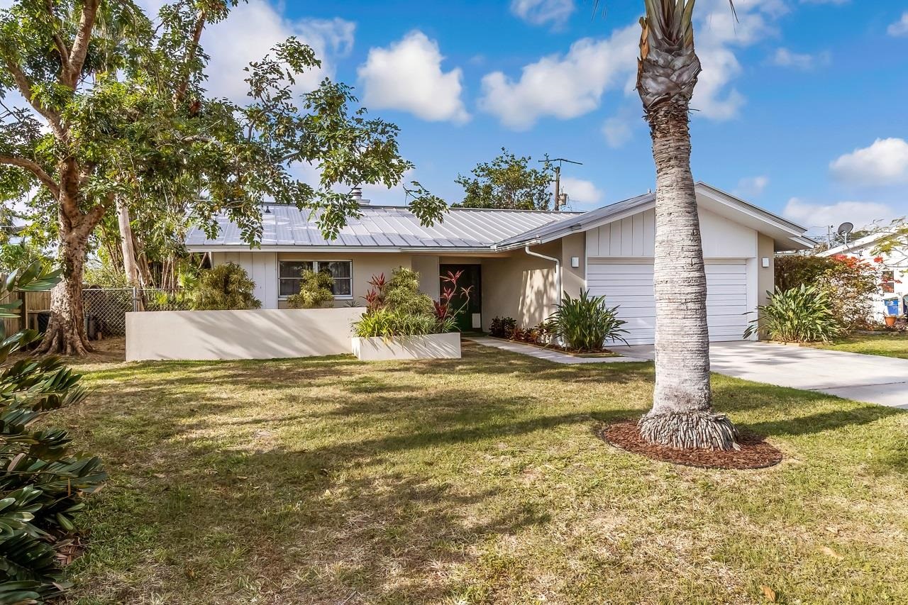 862 Entrada Dr S, Fort Myers, Florida 33919, 2 Bedrooms Bedrooms, ,2 BathroomsBathrooms,Residential,For Sale,Entrada Dr S,2230391