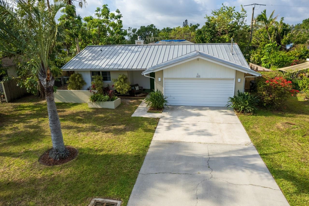 862 Entrada Dr S, Fort Myers, Florida 33919, 2 Bedrooms Bedrooms, ,2 BathroomsBathrooms,Residential,For Sale,Entrada Dr S,2230391
