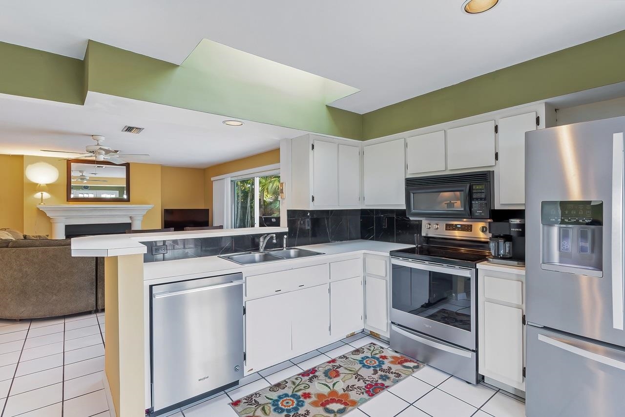 862 Entrada Dr S, Fort Myers, Florida 33919, 2 Bedrooms Bedrooms, ,2 BathroomsBathrooms,Residential,For Sale,Entrada Dr S,2230391