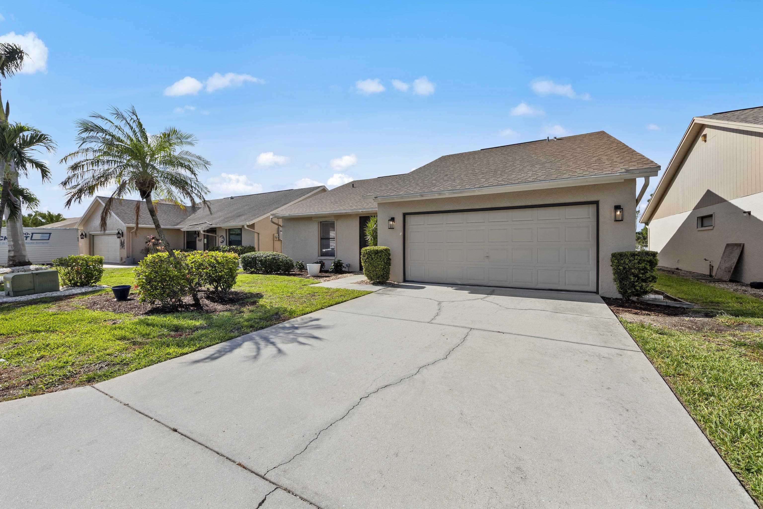 11971 Caravel Cir, Fort Myers, Florida 33908, 2 Bedrooms Bedrooms, ,2 BathroomsBathrooms,Residential,For Sale,Caravel Cir,2230562