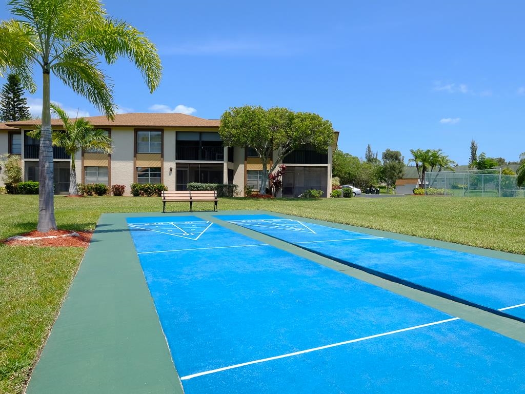 16881 Davis Rd, Fort Myers, Florida 33908, 2 Bedrooms Bedrooms, ,1 BathroomBathrooms,Condo,For Sale,Davis Rd,2230845