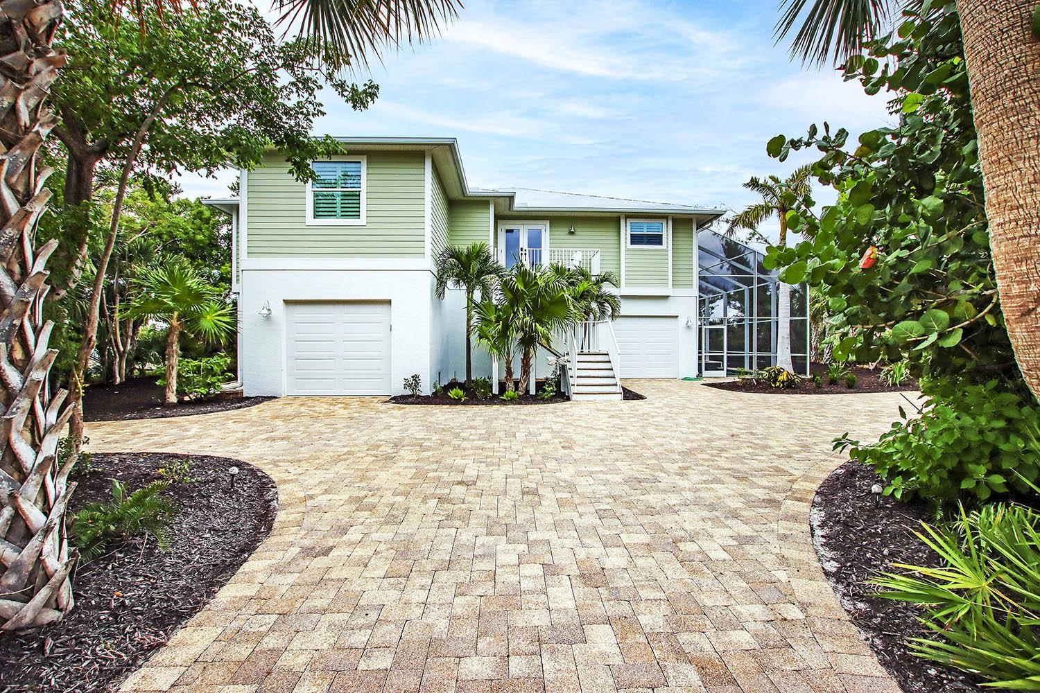1402 Middle Gulf Dr, Sanibel, Florida 33957, 3 Bedrooms Bedrooms, ,3 BathroomsBathrooms,Residential,For Sale,Middle Gulf Dr,2231023