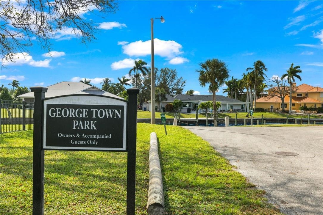 19 George Town, Fort Myers, Florida 33919, 4 Bedrooms Bedrooms, ,2 BathroomsBathrooms,Residential,For Sale,George Town,2240112