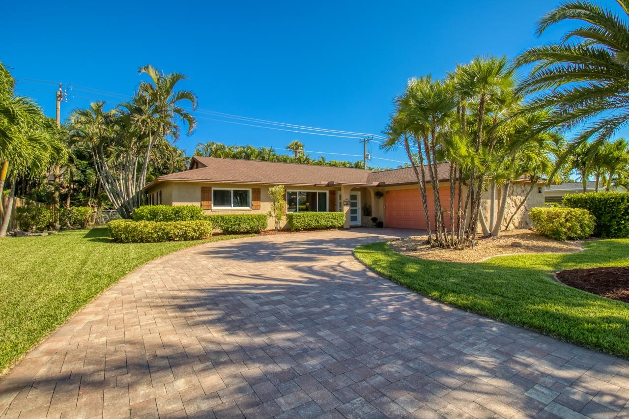 1033 North Town and River Dr, Fort Myers, Florida 33919, 3 Bedrooms Bedrooms, ,2 BathroomsBathrooms,Residential,For Sale,North Town and River Dr,2240200