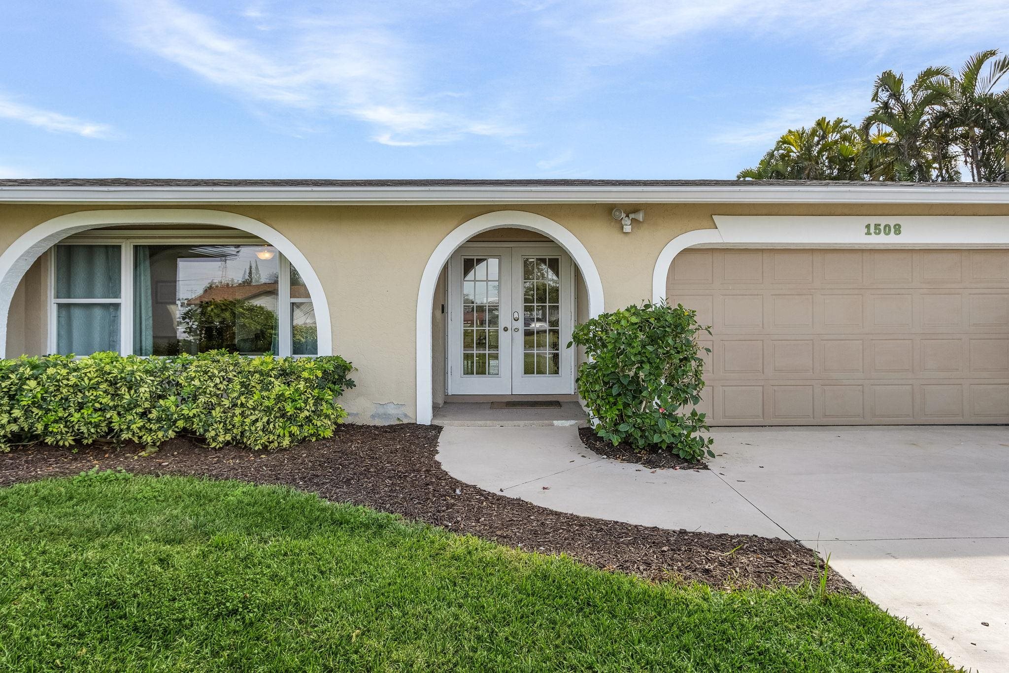 1508 SE 20Th St, Cape Coral, Florida 33990, 3 Bedrooms Bedrooms, ,2 BathroomsBathrooms,Residential,For Sale,SE 20Th St,2240218