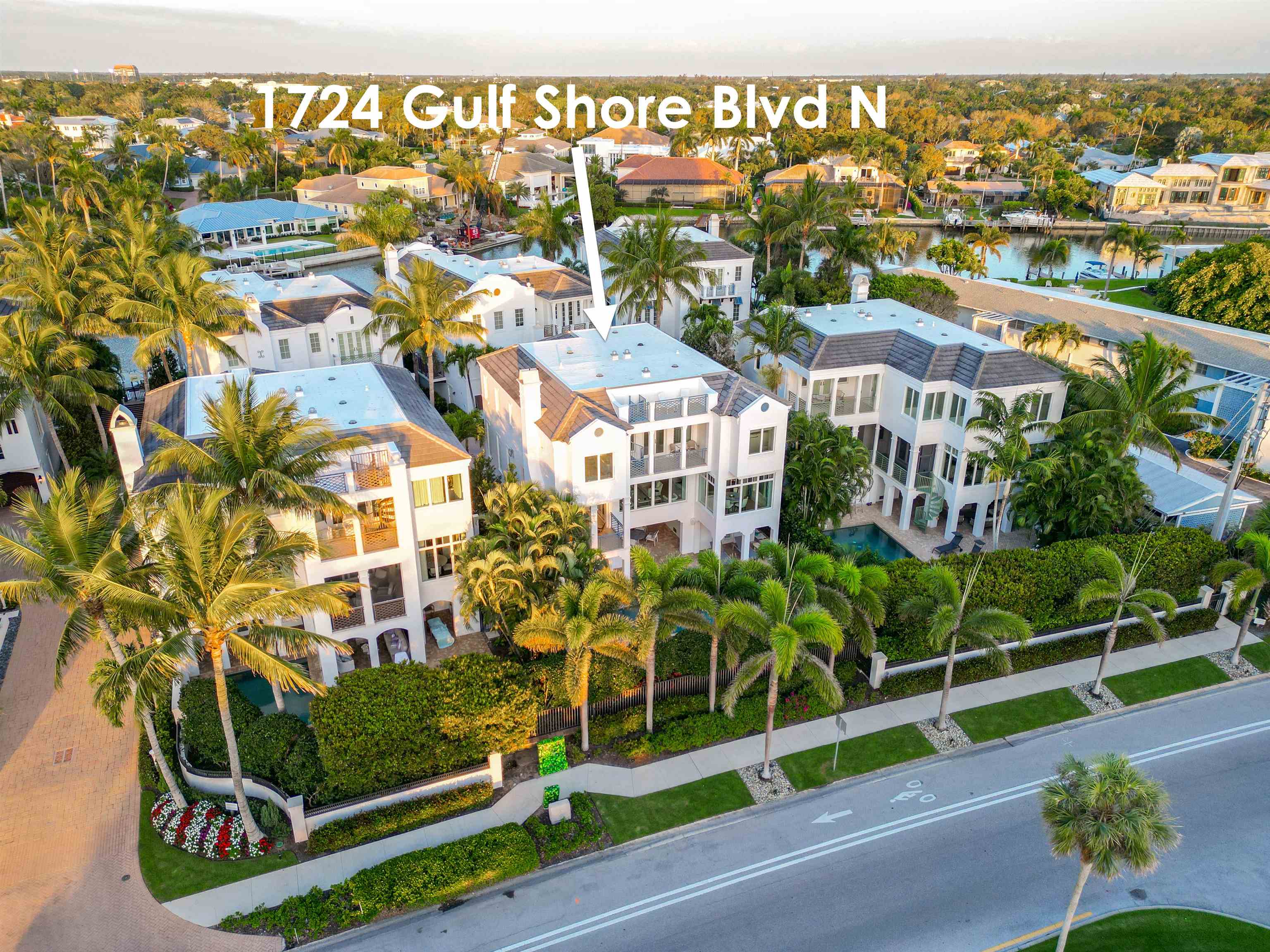 1724 Gulf Shore Blvd N, Naples, Florida 34102, 4 Bedrooms Bedrooms, ,4 BathroomsBathrooms,Residential,For Sale,Gulf Shore Blvd N,2240301