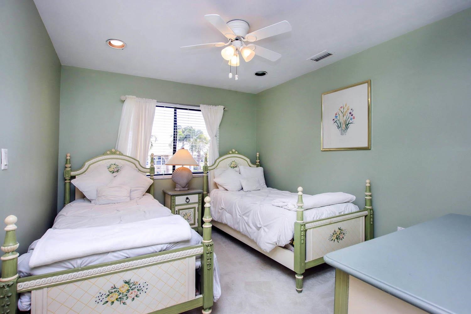 9003 Mockingbird Dr, Sanibel, Florida 33957, 5 Bedrooms Bedrooms, ,4 BathroomsBathrooms,Residential,For Sale,Mockingbird Dr,2240311