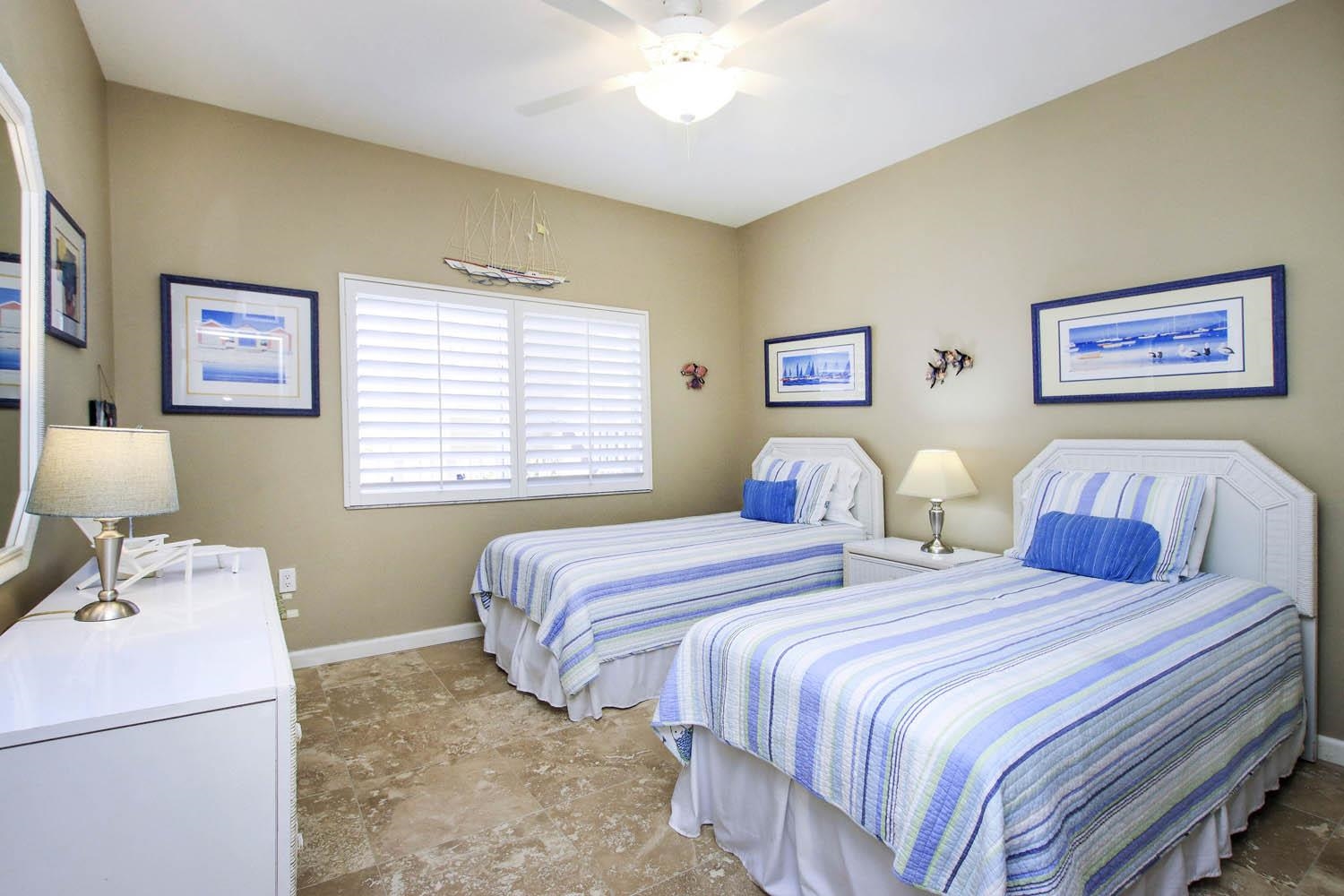 255 Periwinkle Way, Sanibel, Florida 33957, 2 Bedrooms Bedrooms, ,2 BathroomsBathrooms,Condo,For Sale,Periwinkle Way,2240328