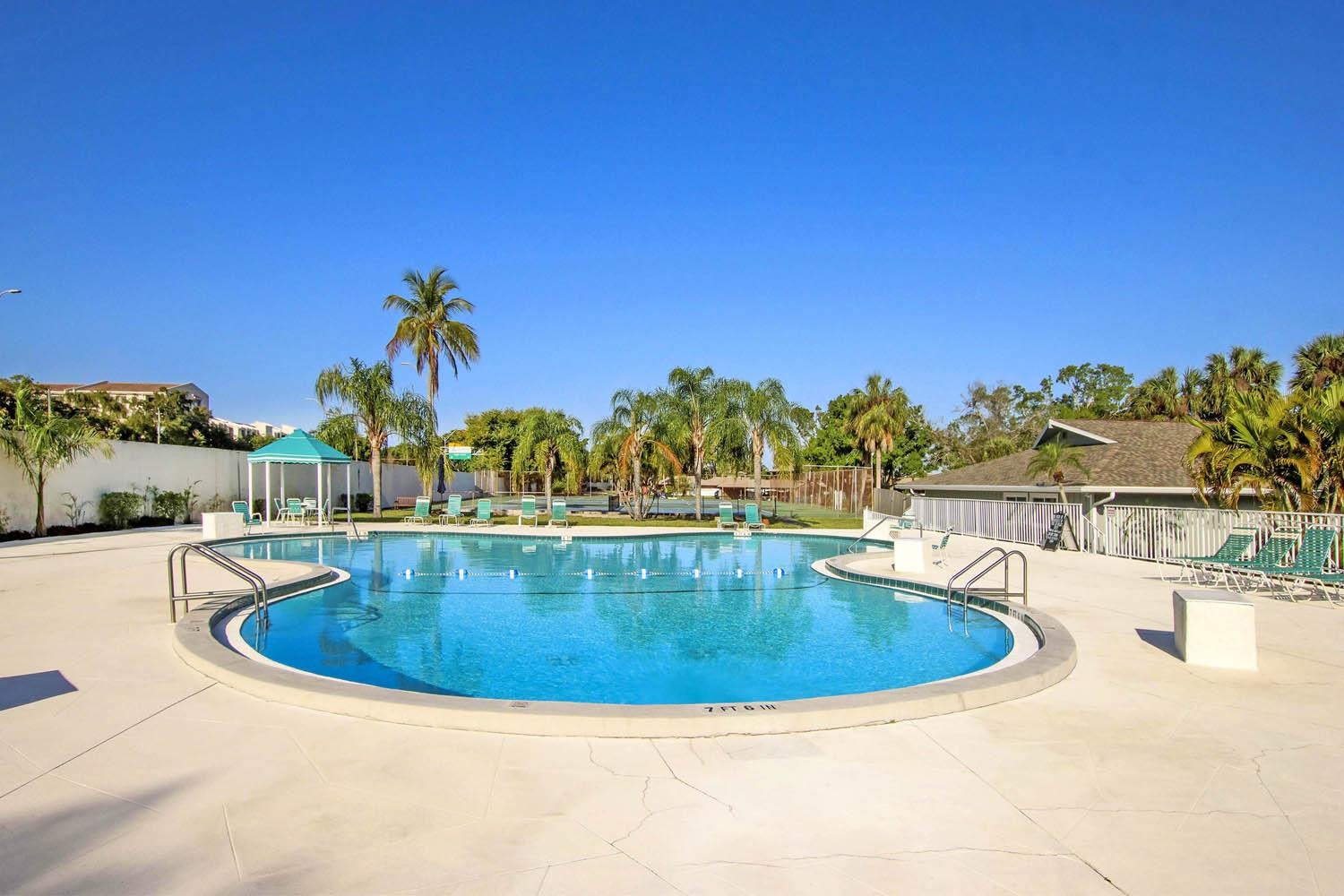 4269 Island Cir, Fort Myers, Florida 33919, 2 Bedrooms Bedrooms, ,2 BathroomsBathrooms,Condo,For Sale,Island Cir,2240334