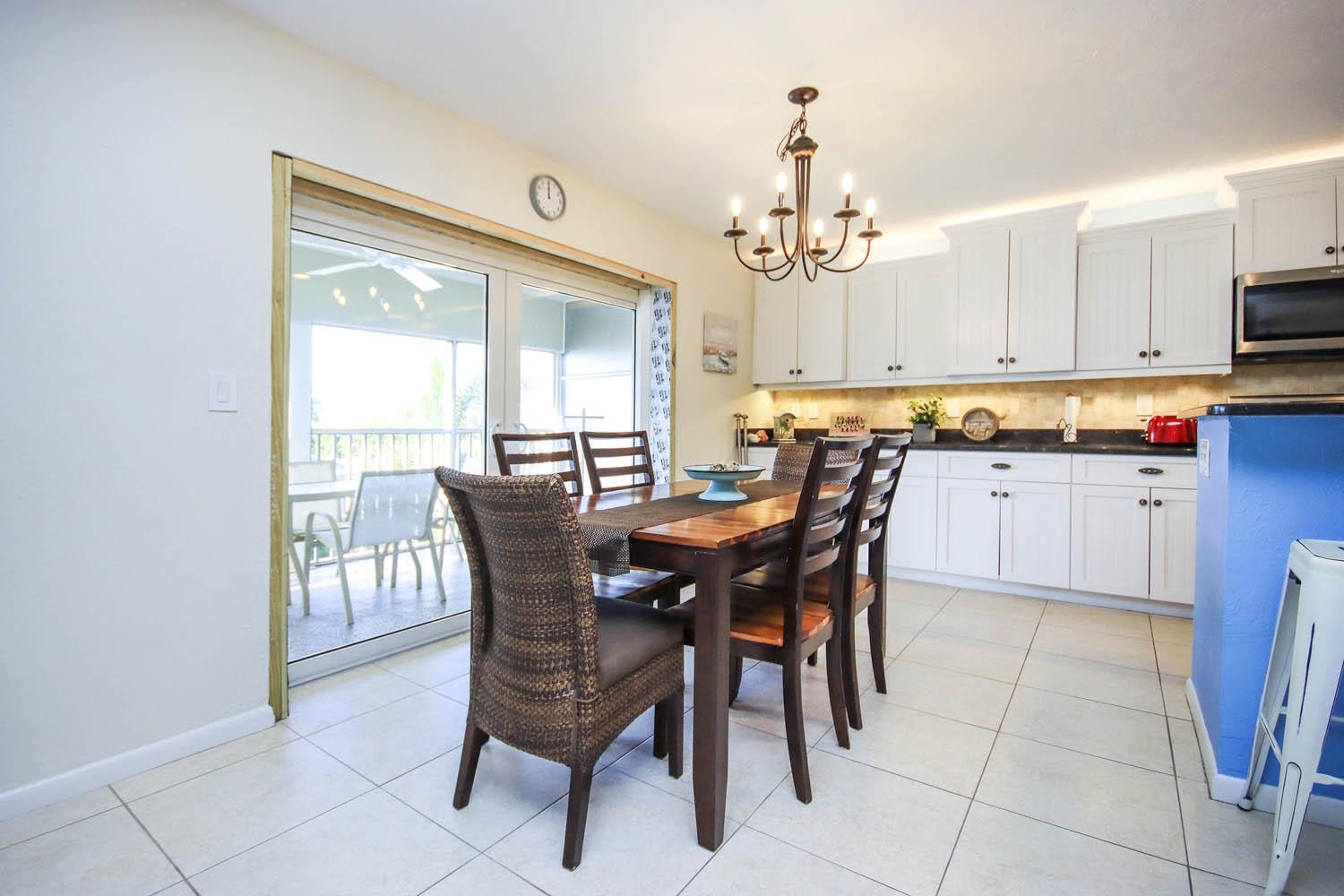 827 E Gulf Dr, Sanibel, Florida 33957, 2 Bedrooms Bedrooms, ,2 BathroomsBathrooms,Condo,For Sale,E Gulf Dr,2240449