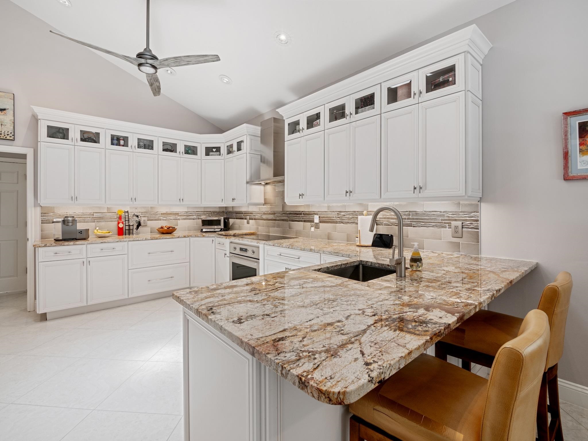 9439 Cotten Ct, Sanibel, FL 33957