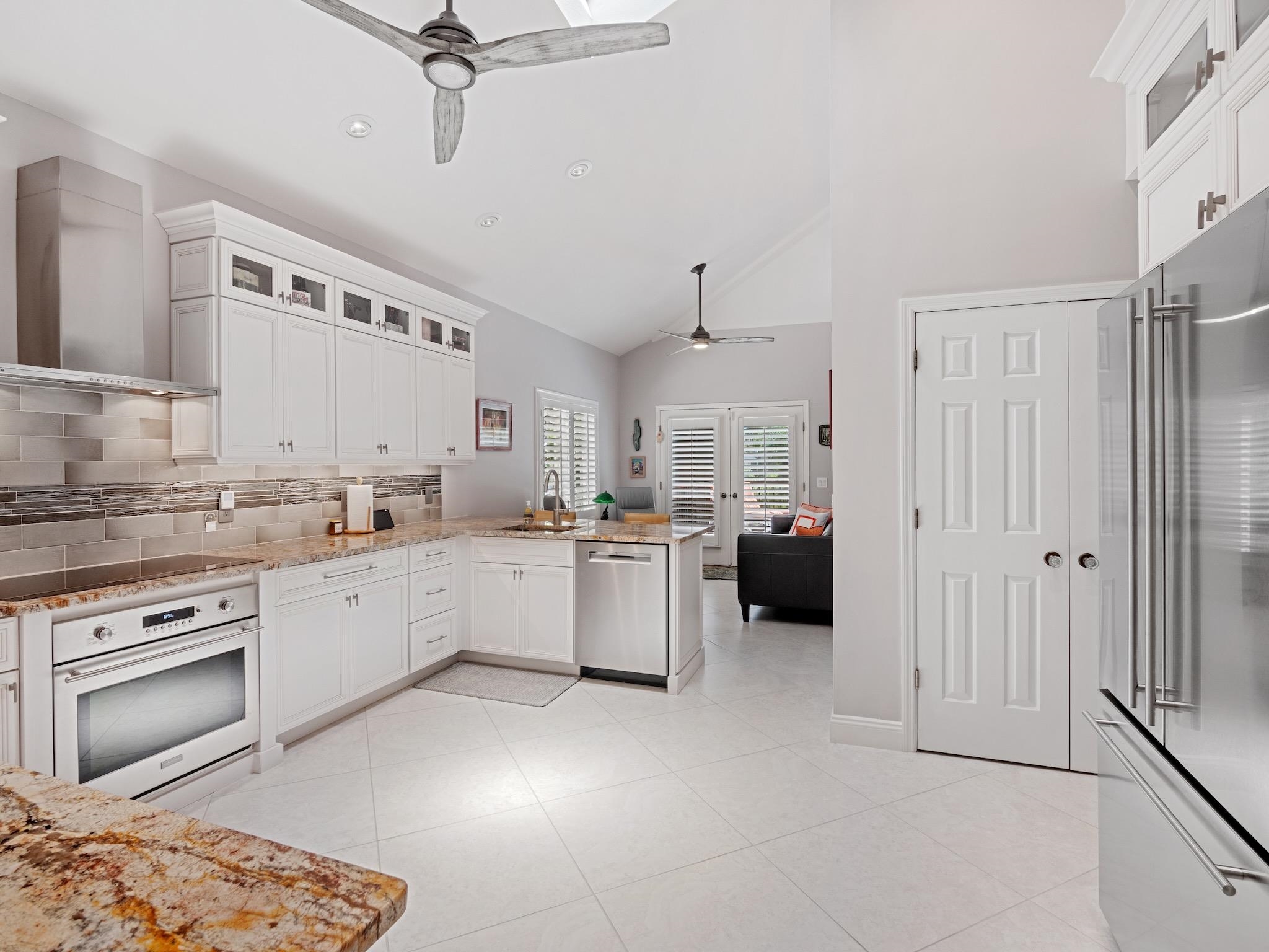 9439 Cotten Ct, Sanibel, FL 33957