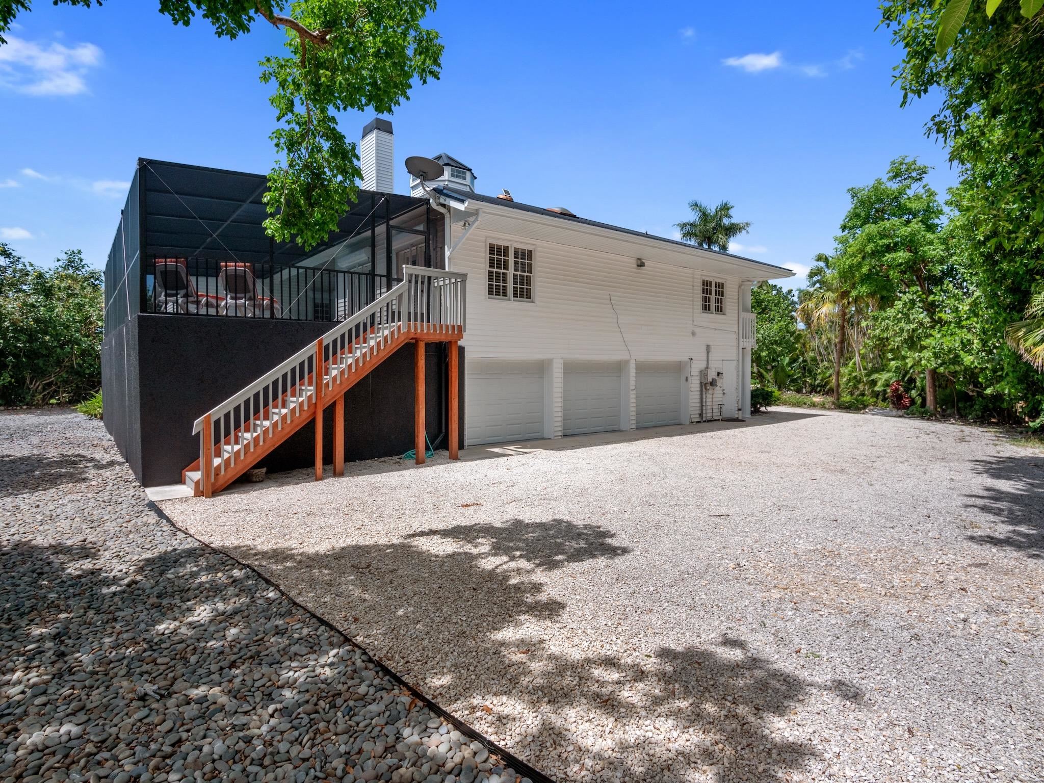 9439 Cotten Ct, Sanibel, FL 33957