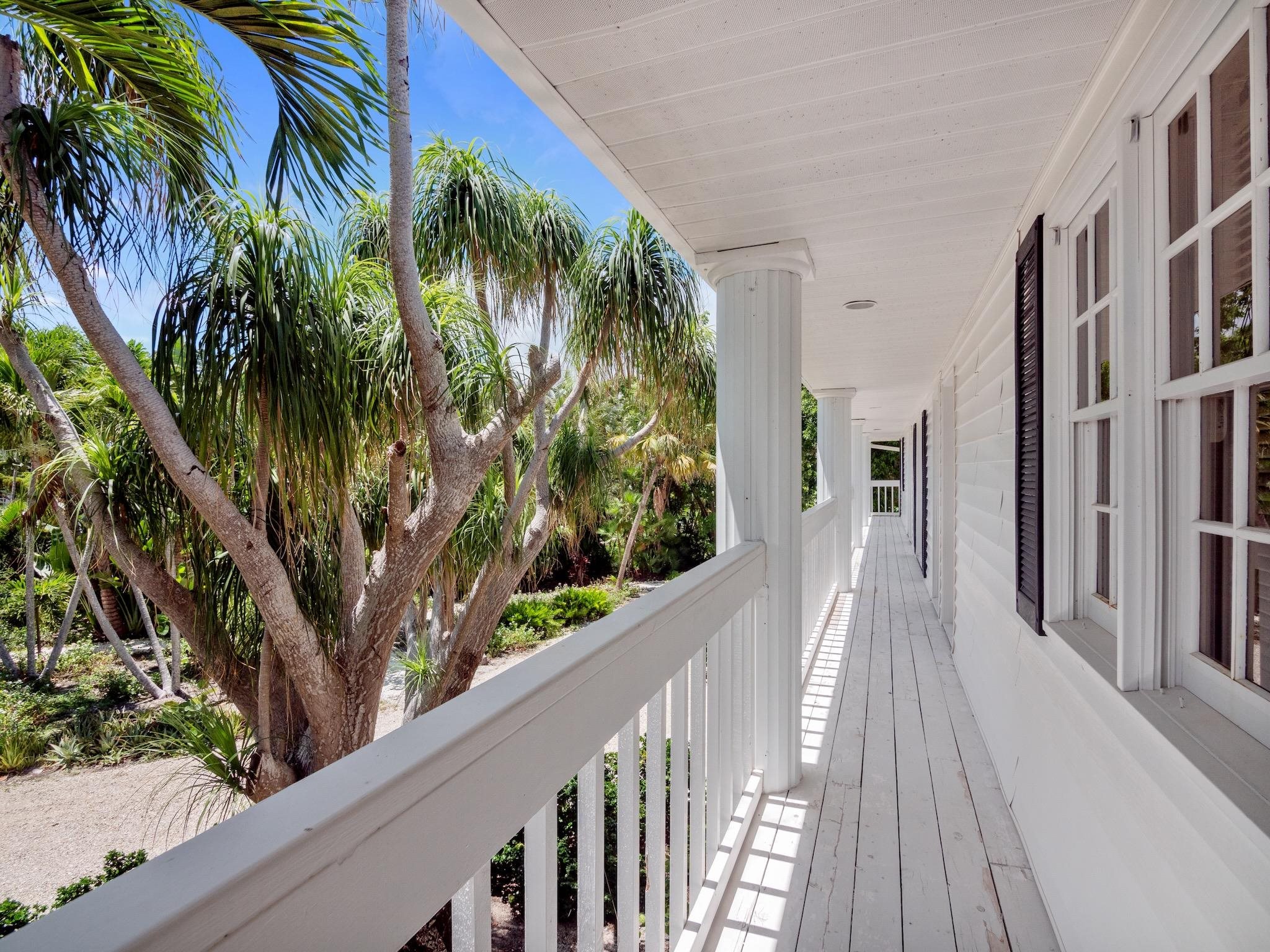 9439 Cotten Ct, Sanibel, FL 33957