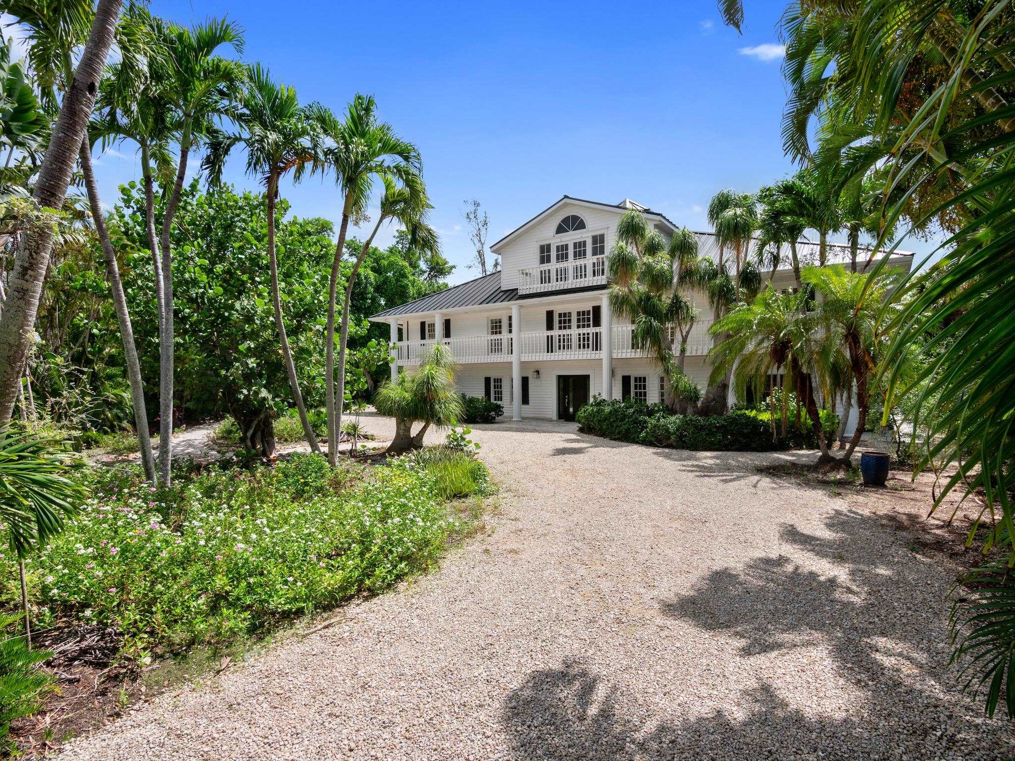 9439 Cotten Ct, Sanibel, FL 33957