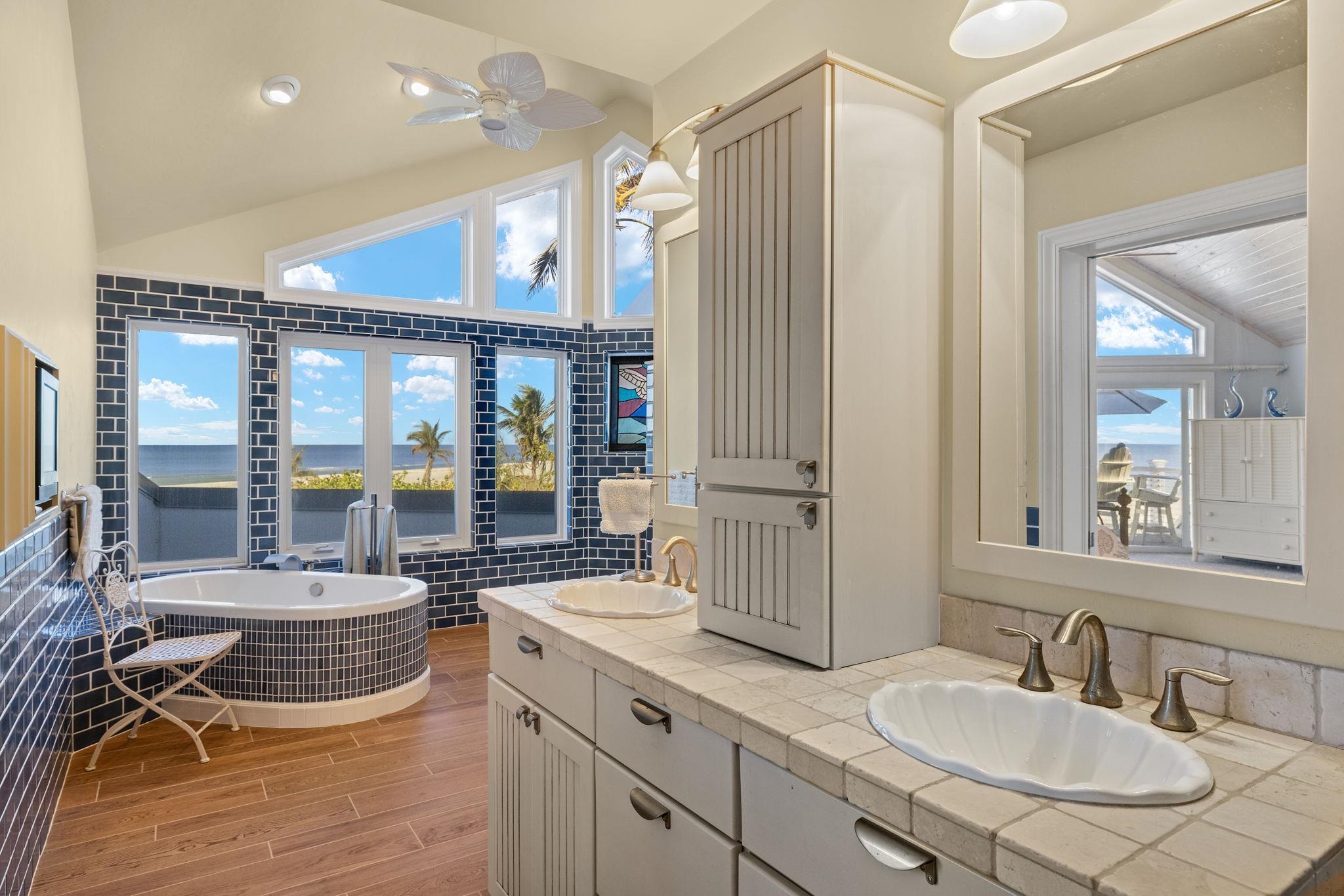 4513 Waters Edge Ln, Sanibel, FL 33957