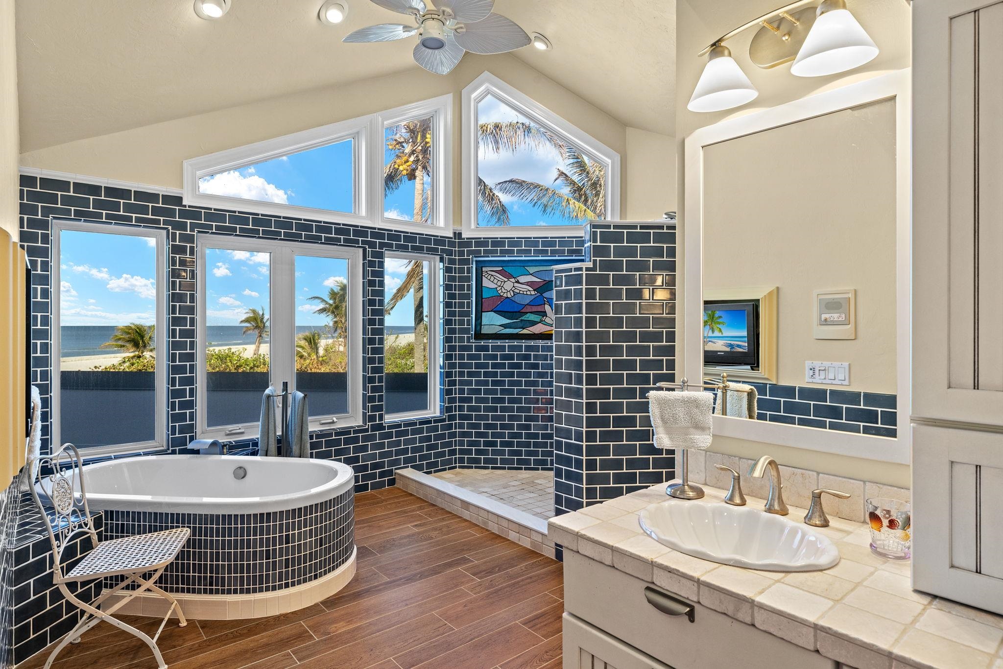 4513 Waters Edge Ln, Sanibel, FL 33957