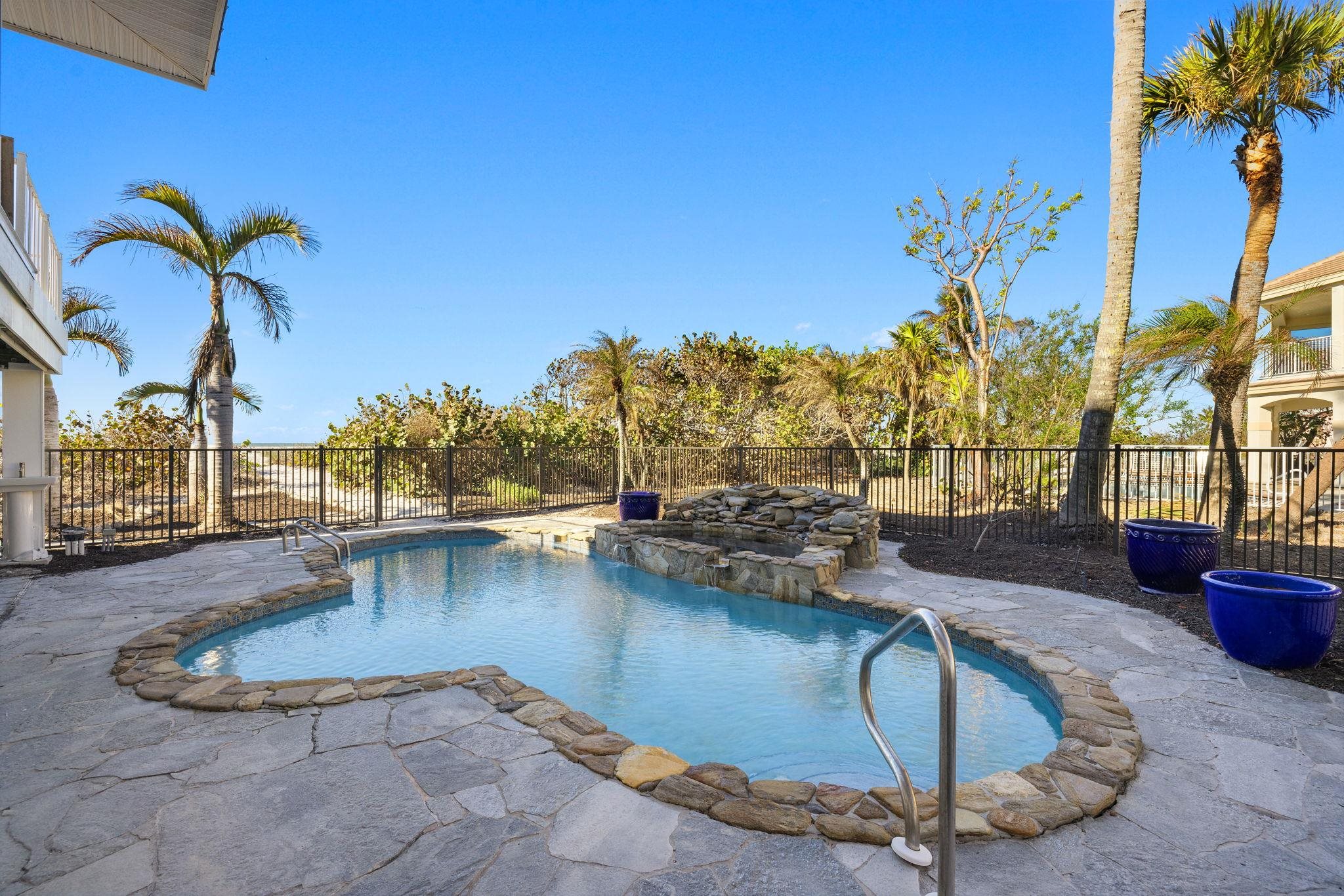 4513 Waters Edge Ln, Sanibel, FL 33957