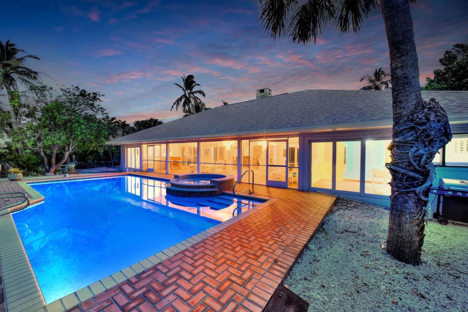 15153 Captiva Dr, Captiva, FL 33924