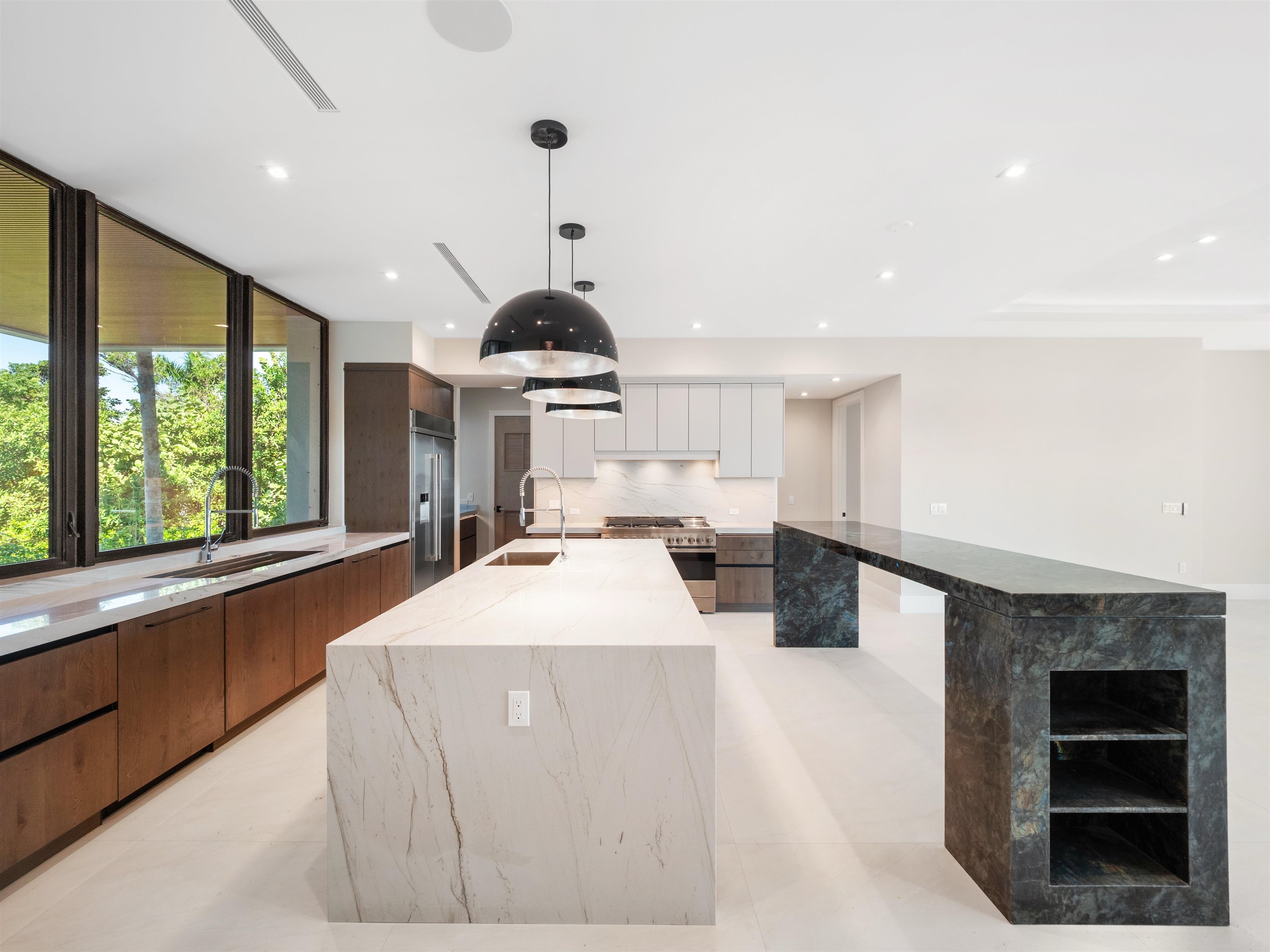 Sanibel, Florida, 33957, United States, 4 Bedrooms Bedrooms, ,0.1 BathroomBathrooms,Residential,For Sale,1967321