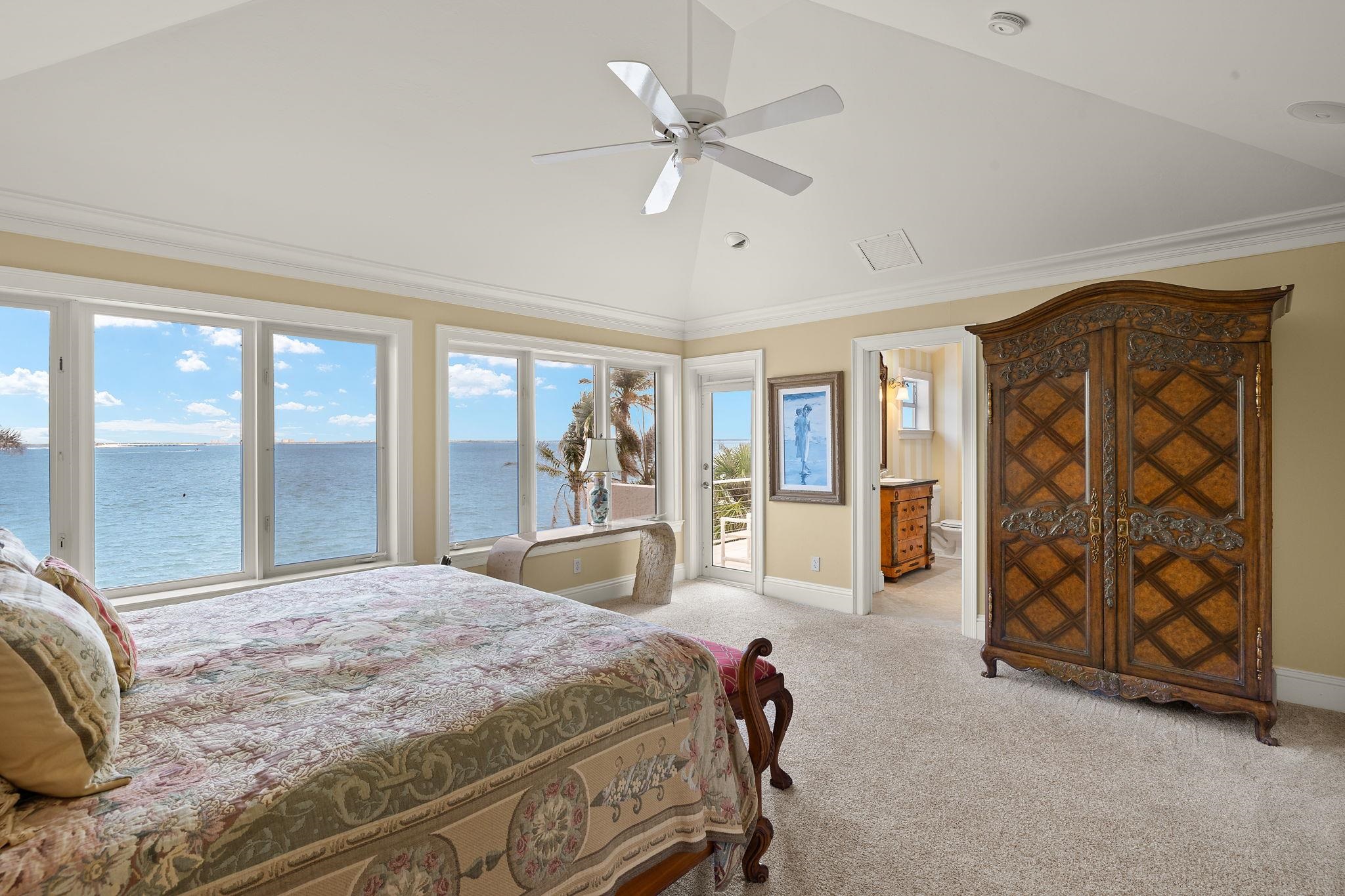628 Lighthouse Way, Sanibel, FL 33957