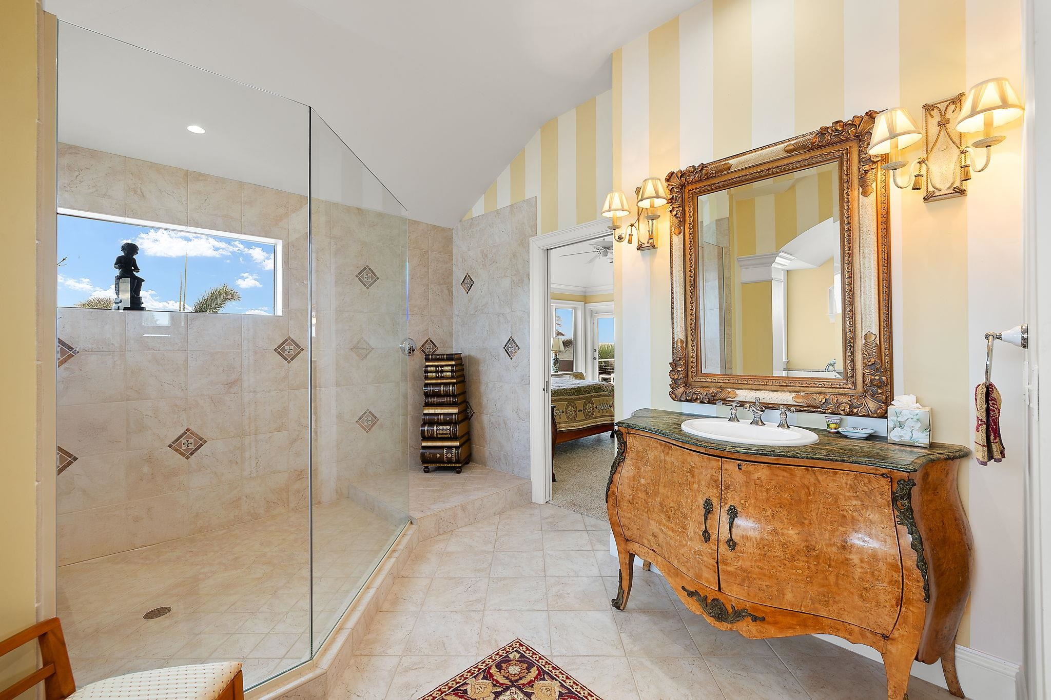 628 Lighthouse Way, Sanibel, FL 33957