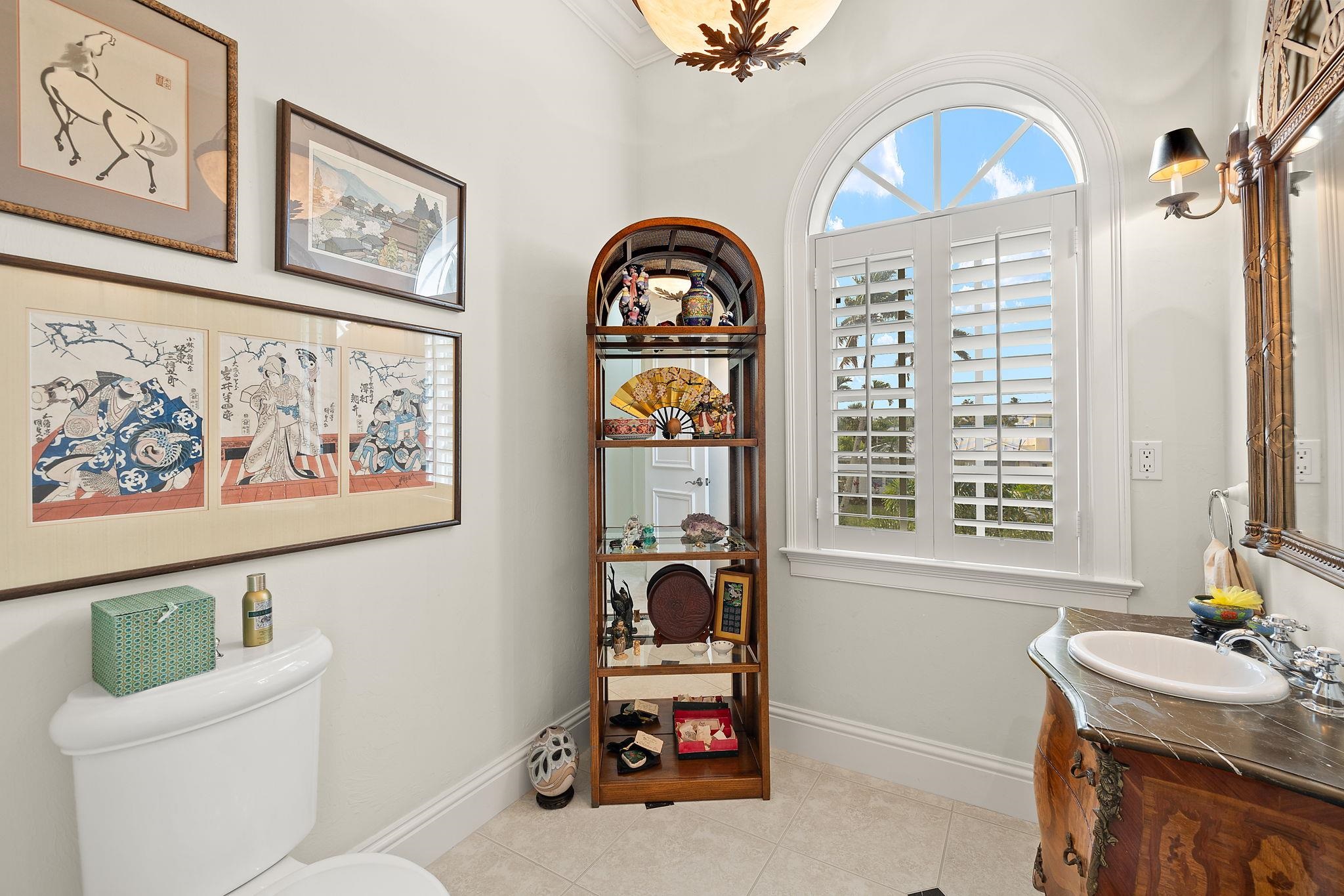628 Lighthouse Way, Sanibel, FL 33957