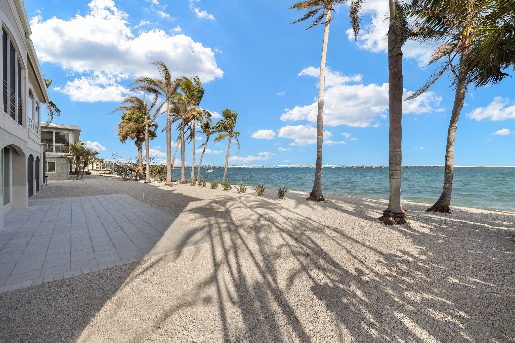 628 Lighthouse Way, Sanibel, FL 33957