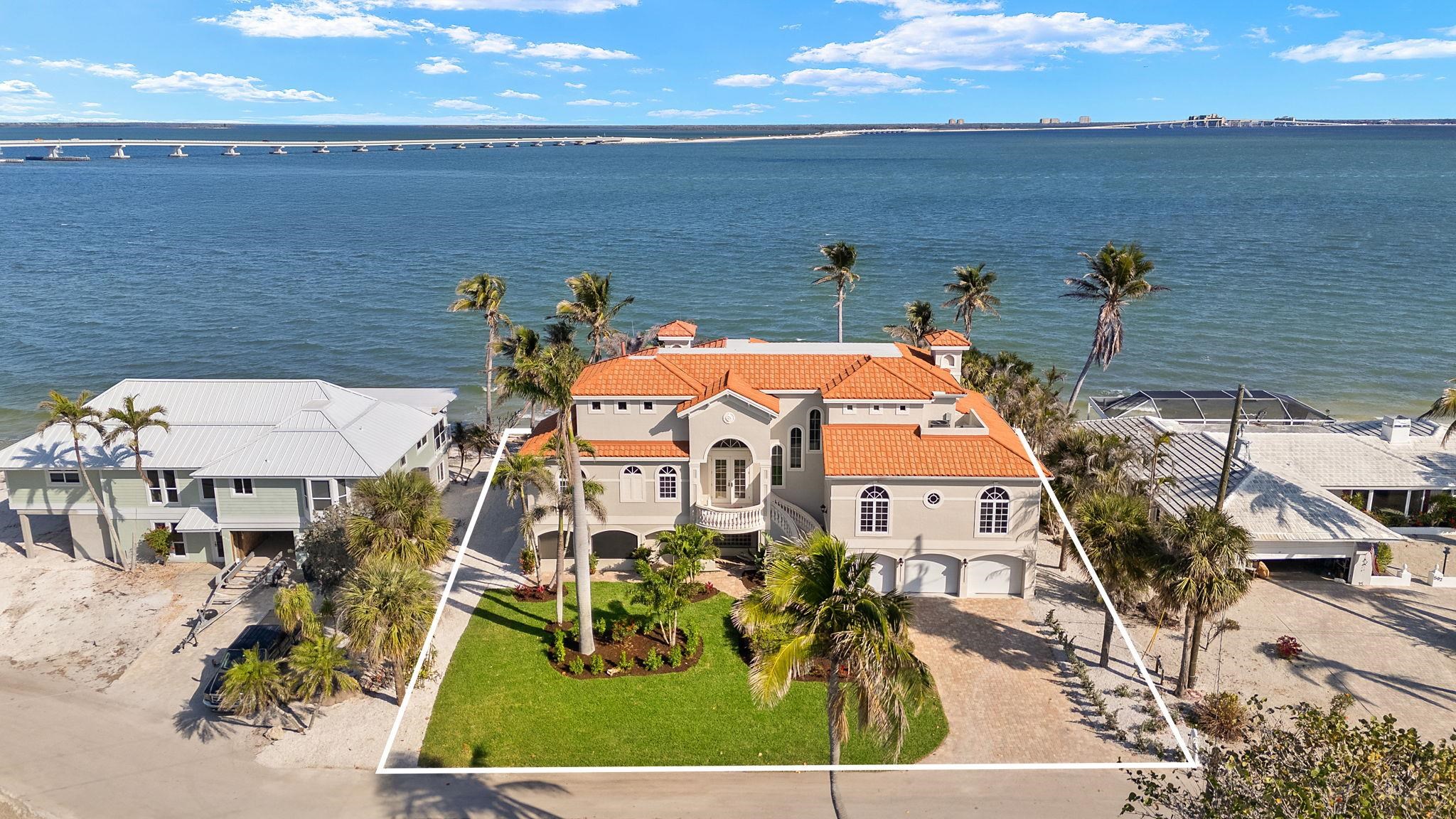 628 Lighthouse Way, Sanibel, FL 33957