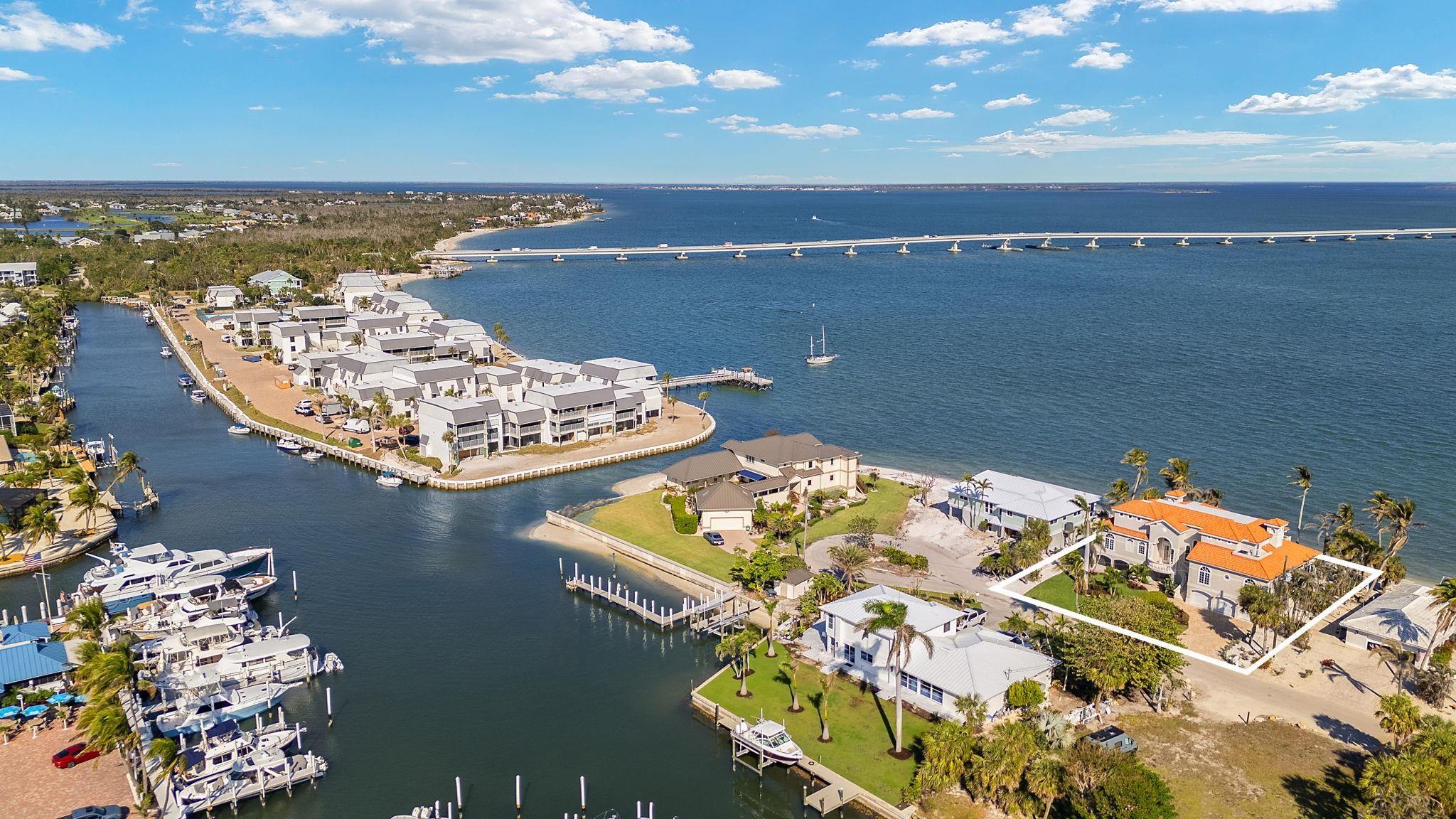 628 Lighthouse Way, Sanibel, FL 33957