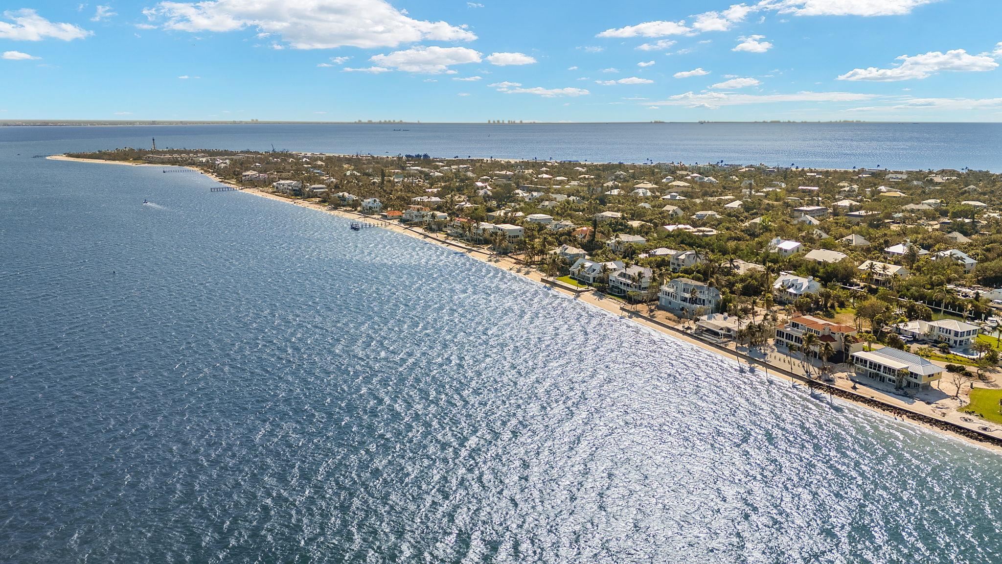 628 Lighthouse Way, Sanibel, FL 33957