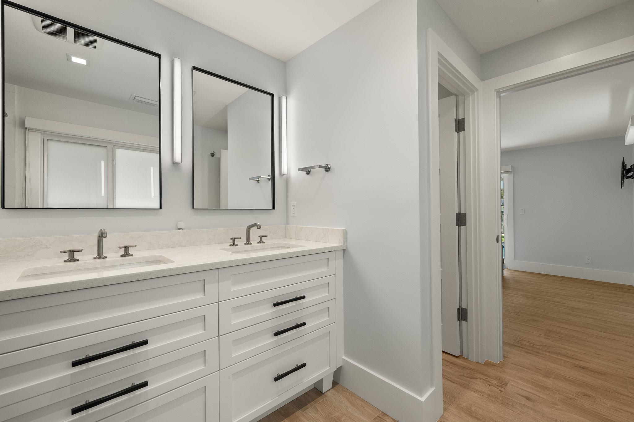 1672 Hibiscus Dr, Sanibel, FL 33957