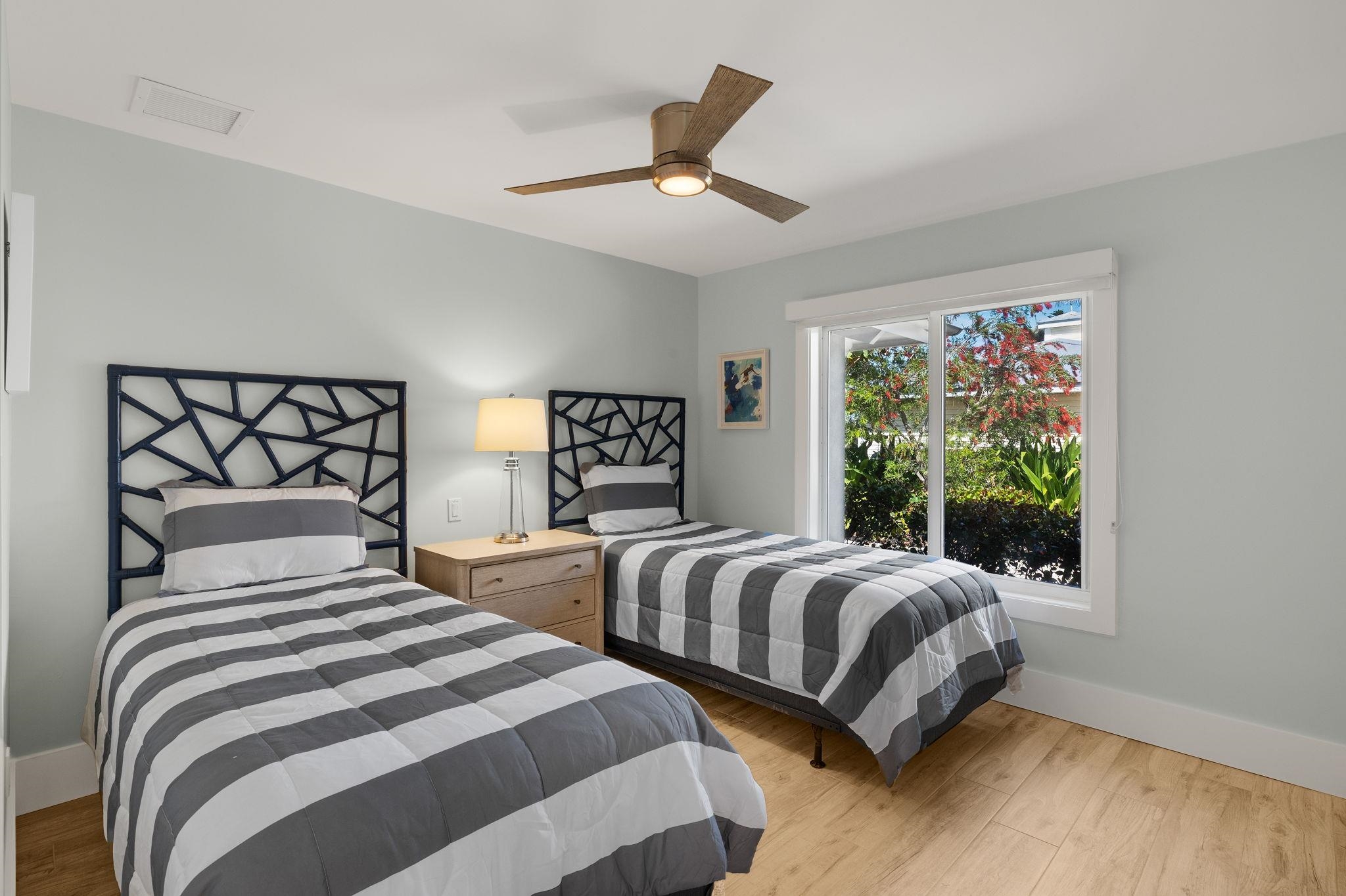 1672 Hibiscus Dr, Sanibel, FL 33957